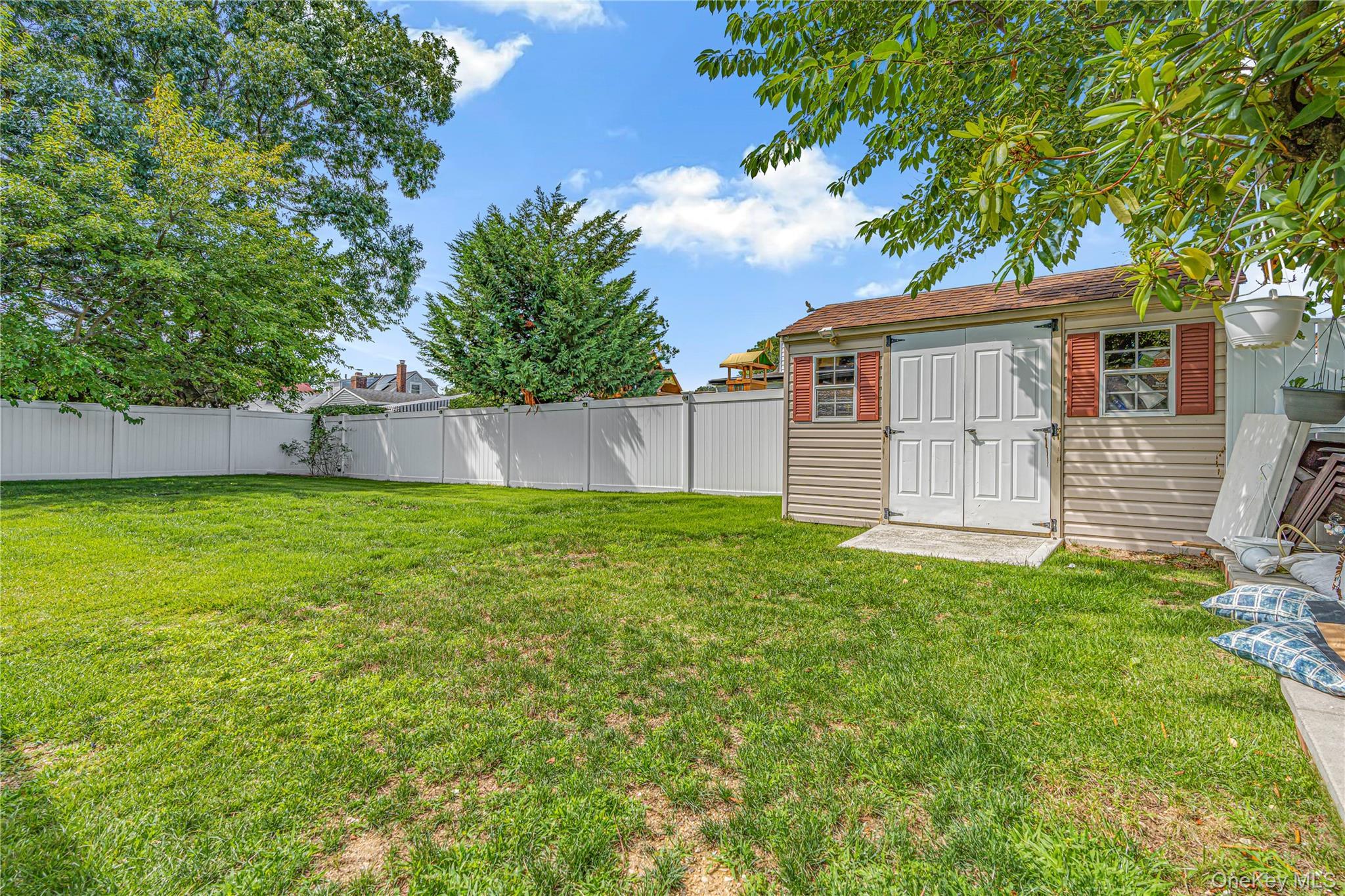 Single Family N Wisconsin Avenue Nassau County, NY 11758, MLS-1041975-16