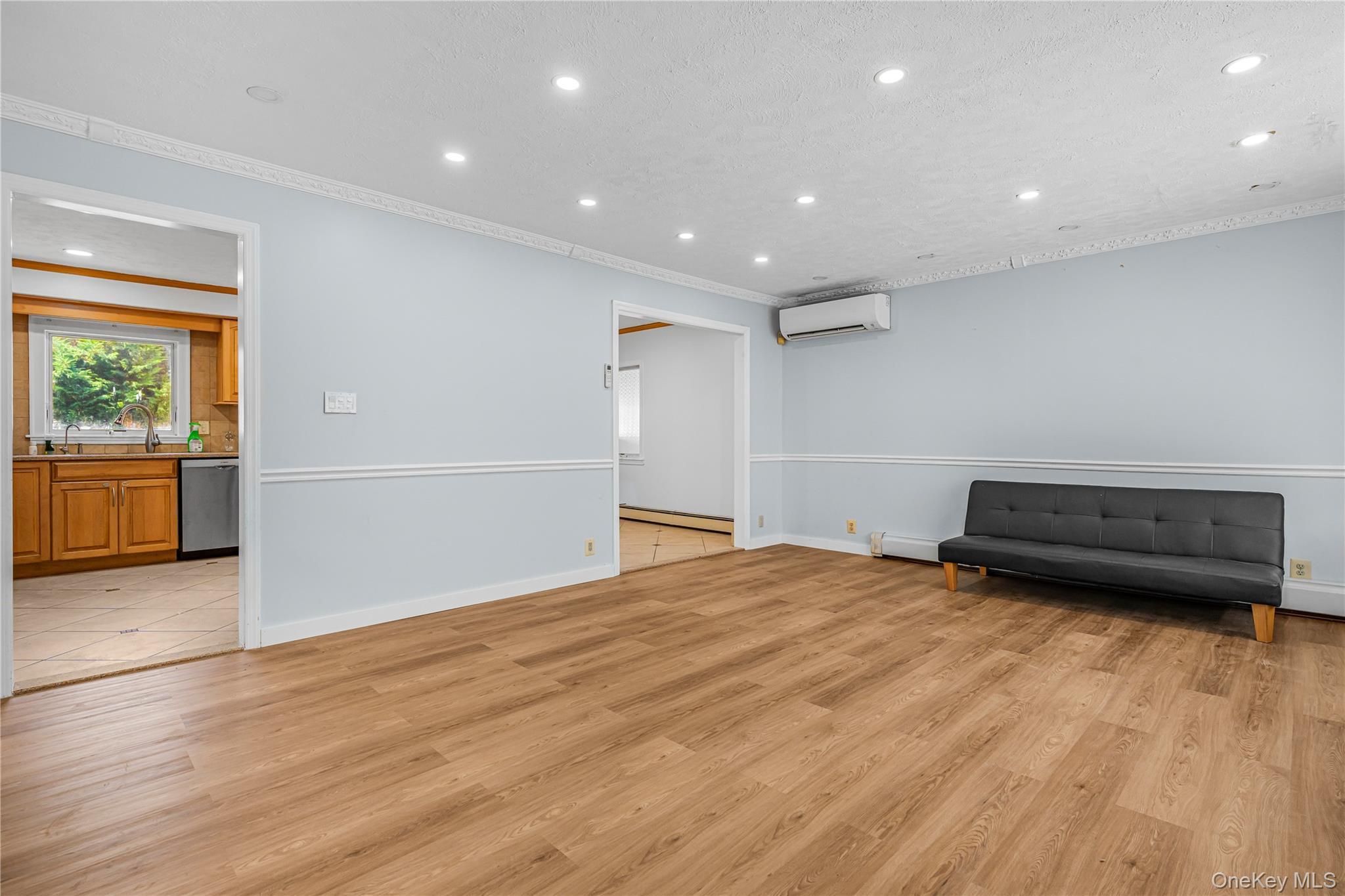 Single Family N Wisconsin Avenue Nassau County, NY 11758, MLS-1041975-5