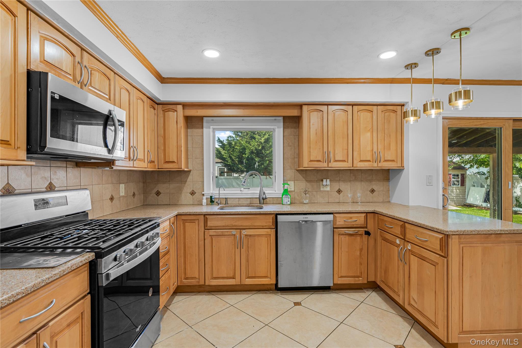 Single Family N Wisconsin Avenue Nassau County, NY 11758, MLS-1041975-6