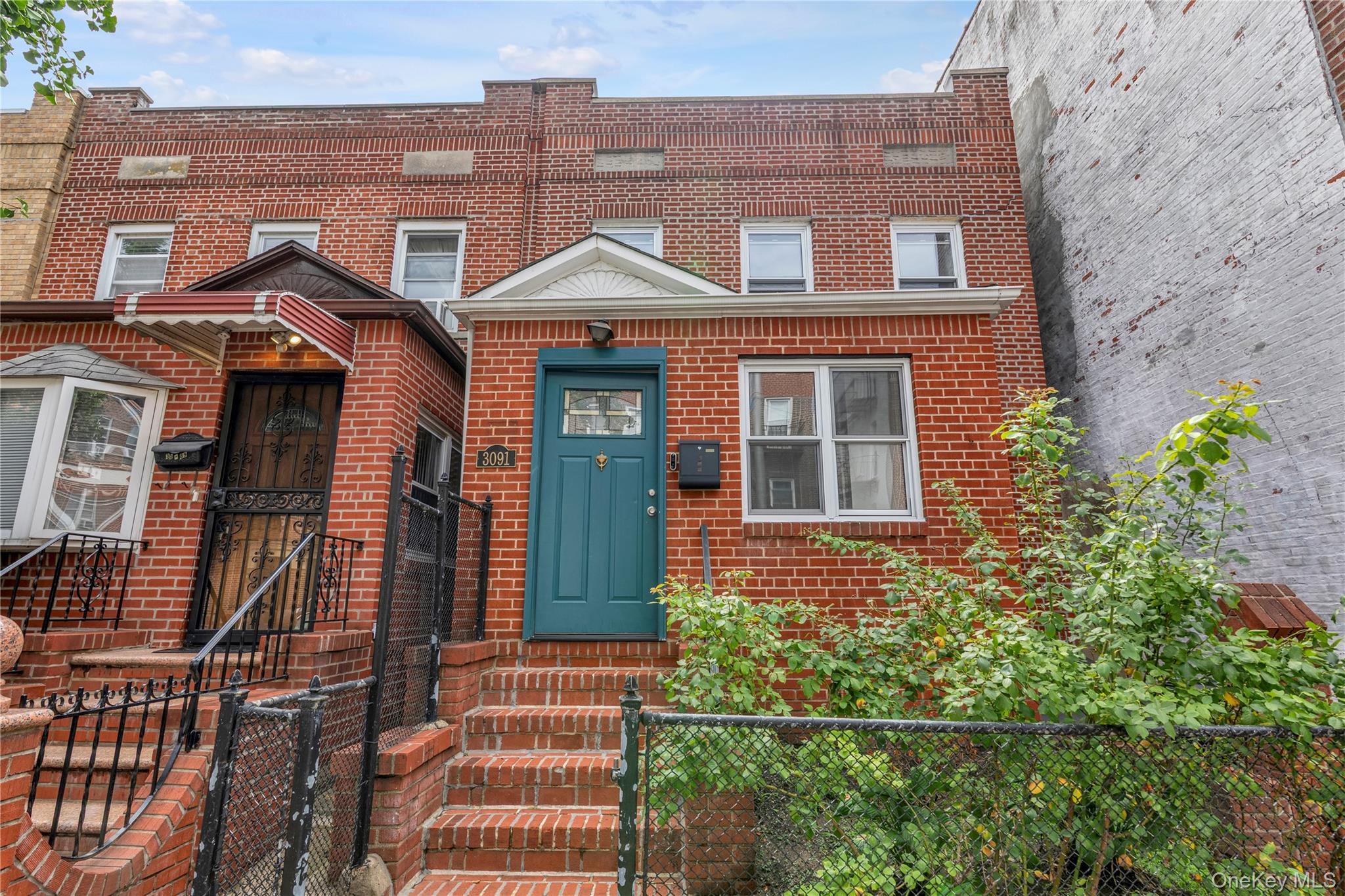 Single Family 37th Street Queens, NY 11103, MLS-1041989-2