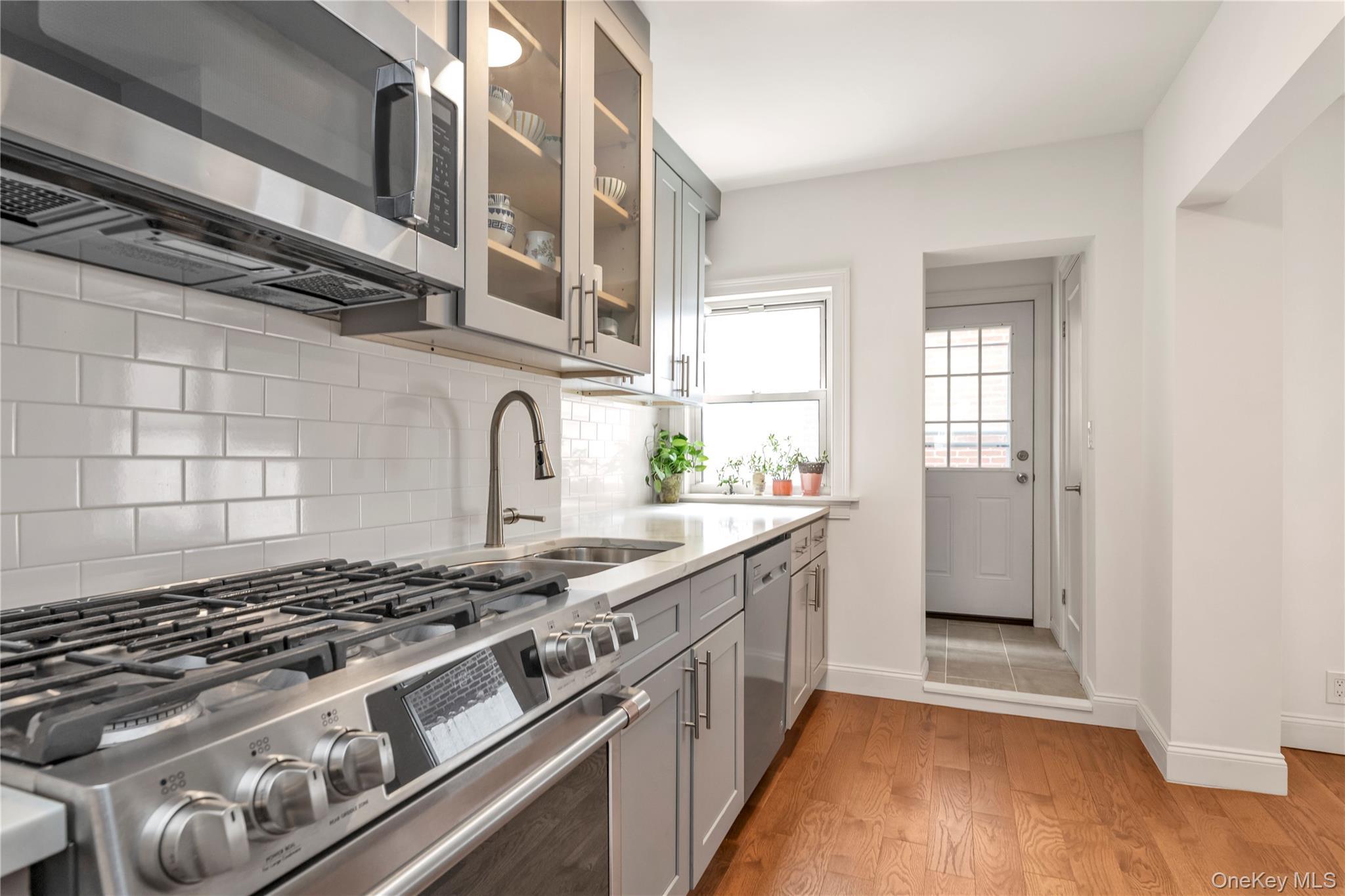 Single Family 37th Street Queens, NY 11103, MLS-1041989-7