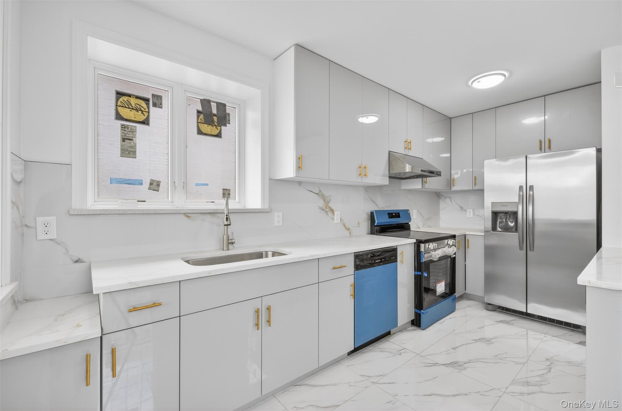 Single Family 168th Street  Queens, NY 11366, MLS-1041993-10
