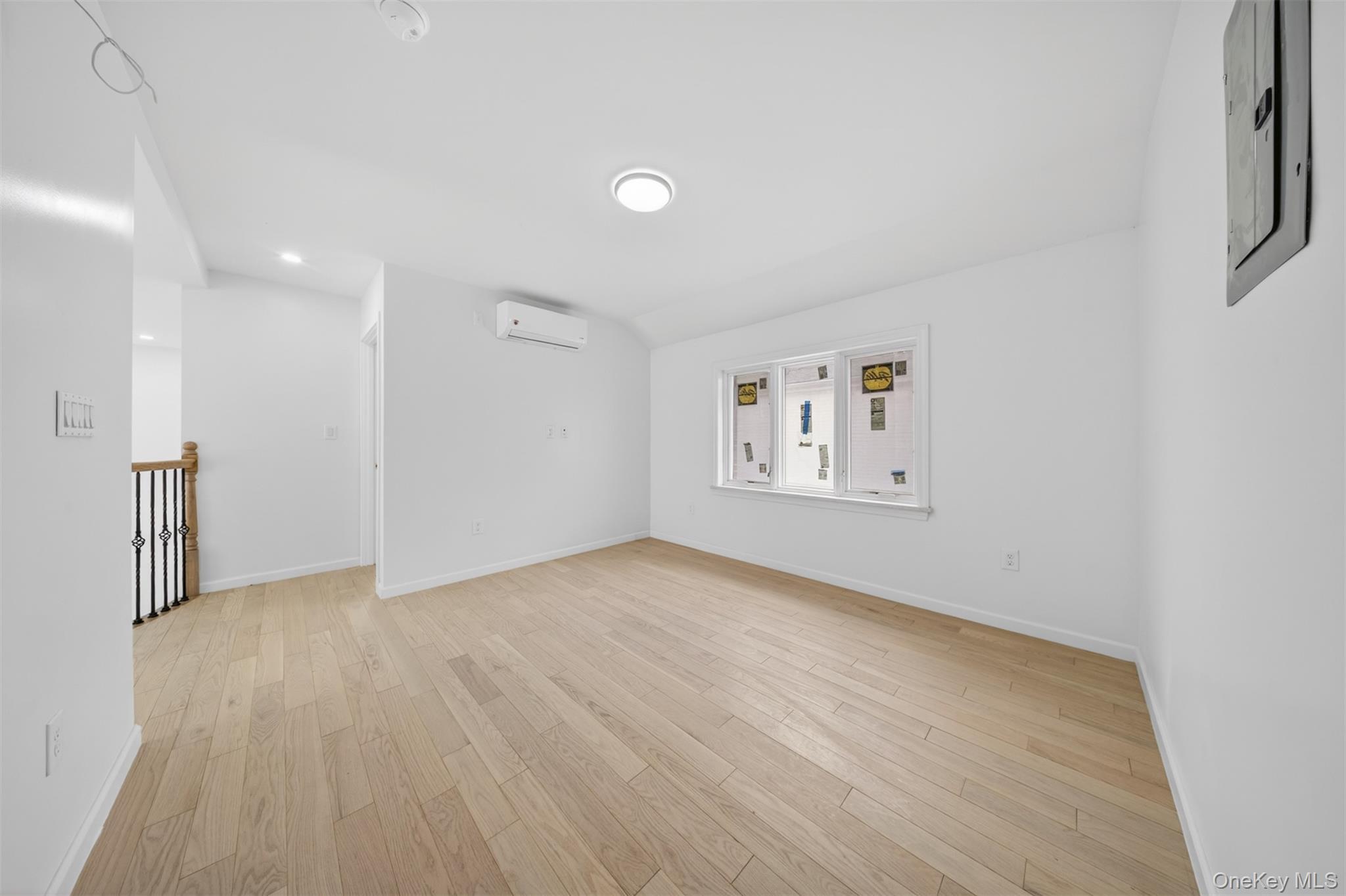 Single Family 168th Street  Queens, NY 11366, MLS-1041993-16