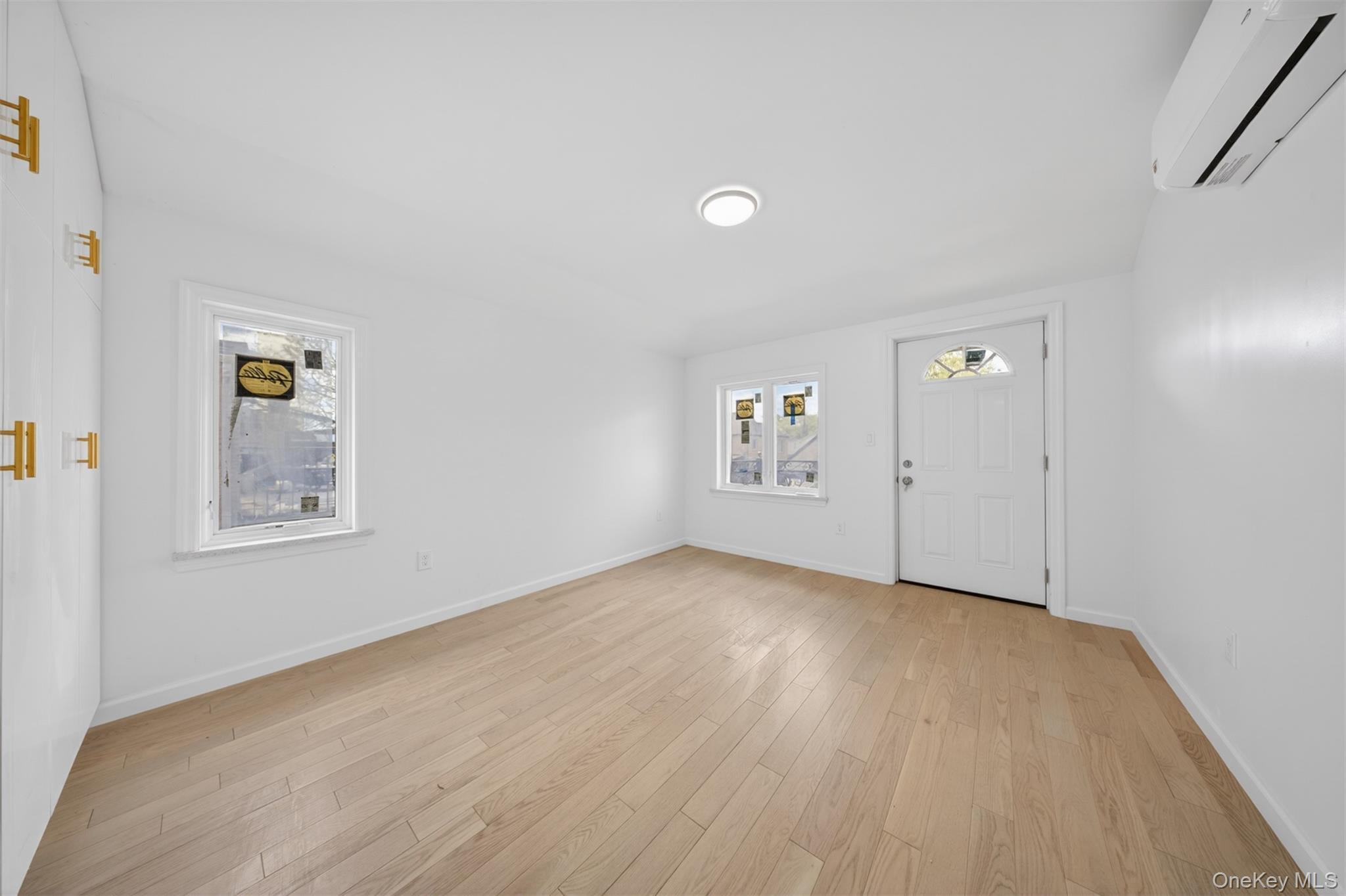 Single Family 168th Street  Queens, NY 11366, MLS-1041993-18