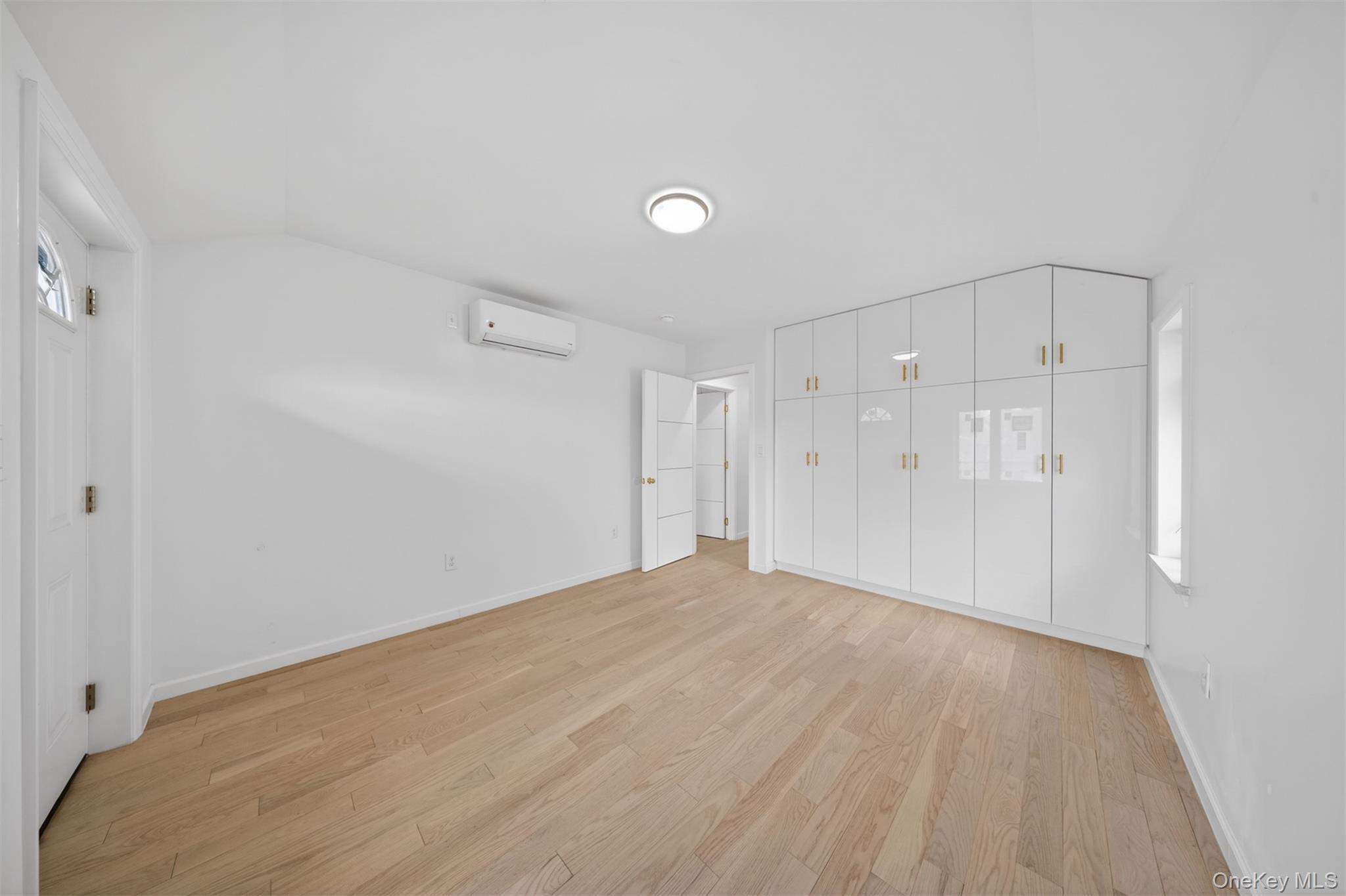 Single Family 168th Street  Queens, NY 11366, MLS-1041993-19