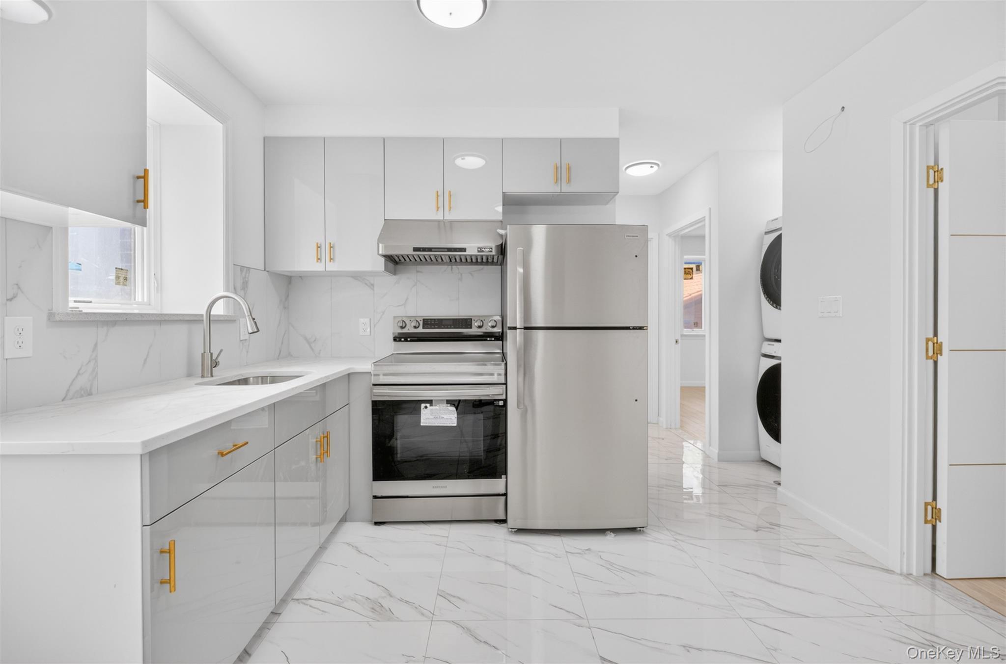 Single Family 168th Street  Queens, NY 11366, MLS-1041993-27