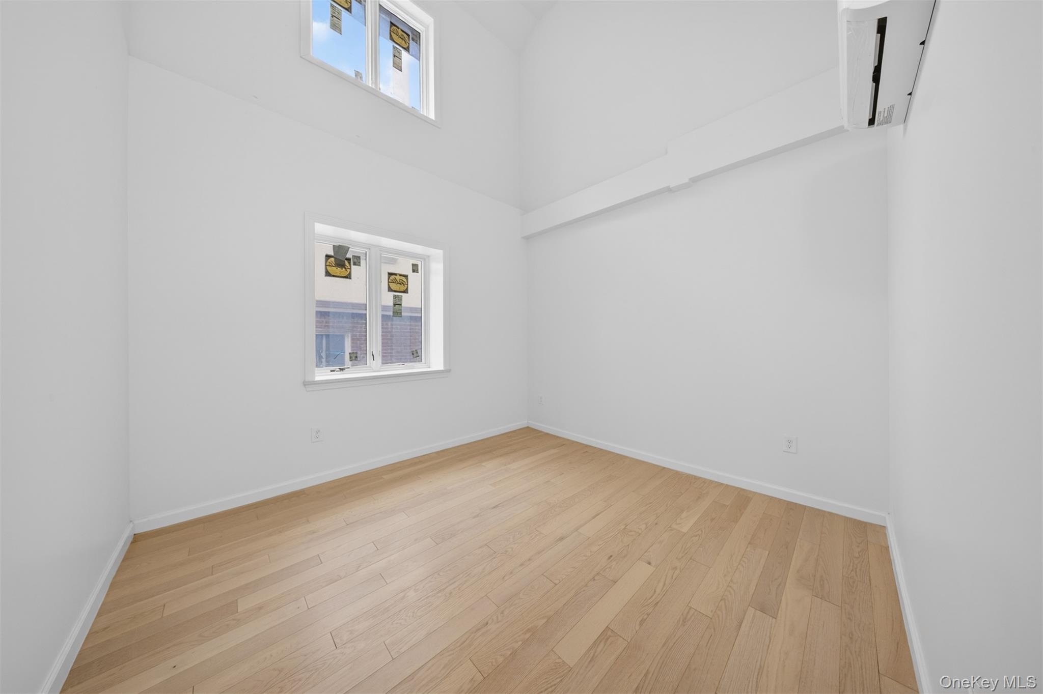 Single Family 168th Street  Queens, NY 11366, MLS-1041993-31