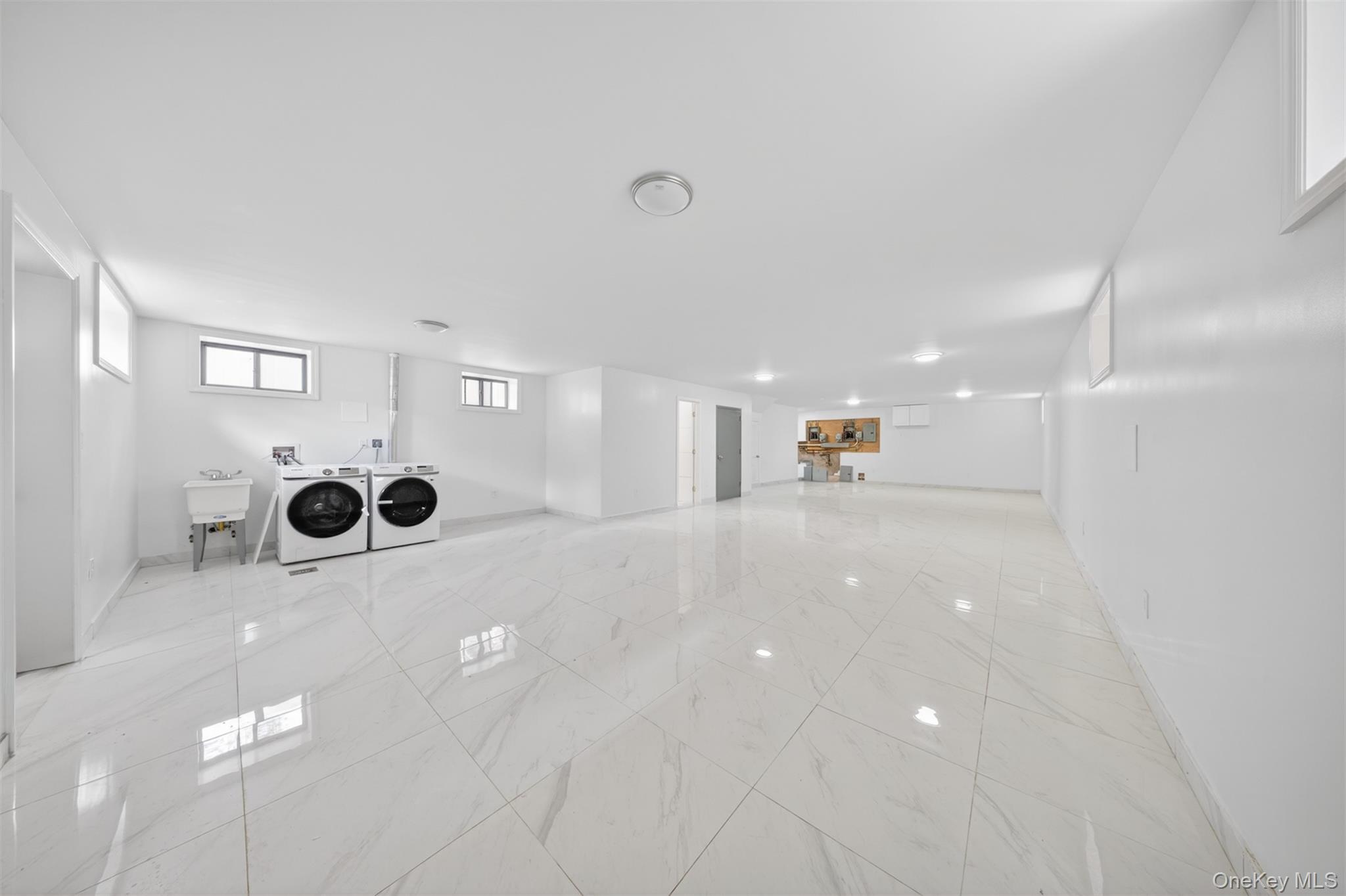 Single Family 168th Street  Queens, NY 11366, MLS-1041993-35