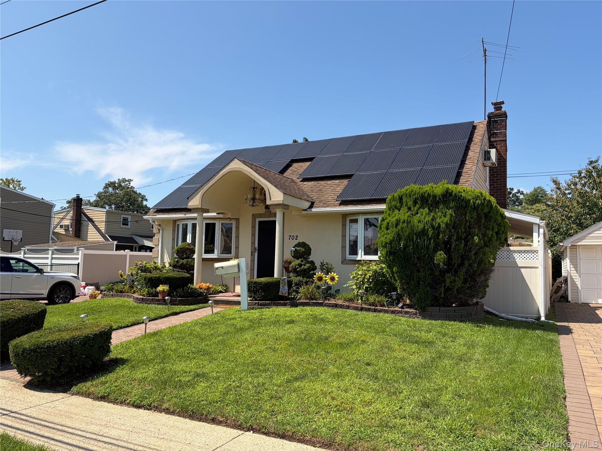Single Family Diellen Lane  Nassau County, NY 11003, MLS-1041998-5