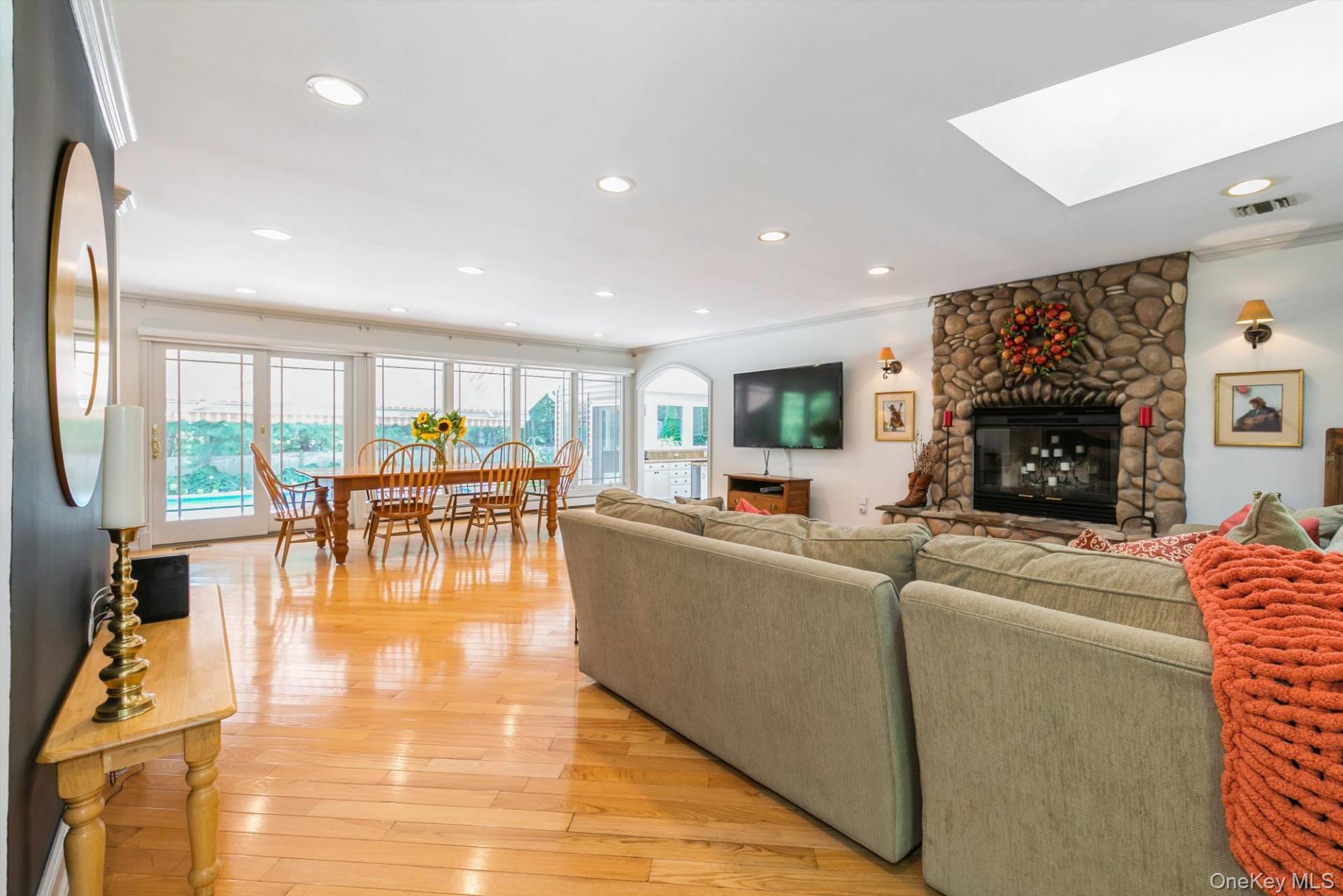 Single Family W Landing Road Suffolk County, NY 11946, MLS-1042004-11