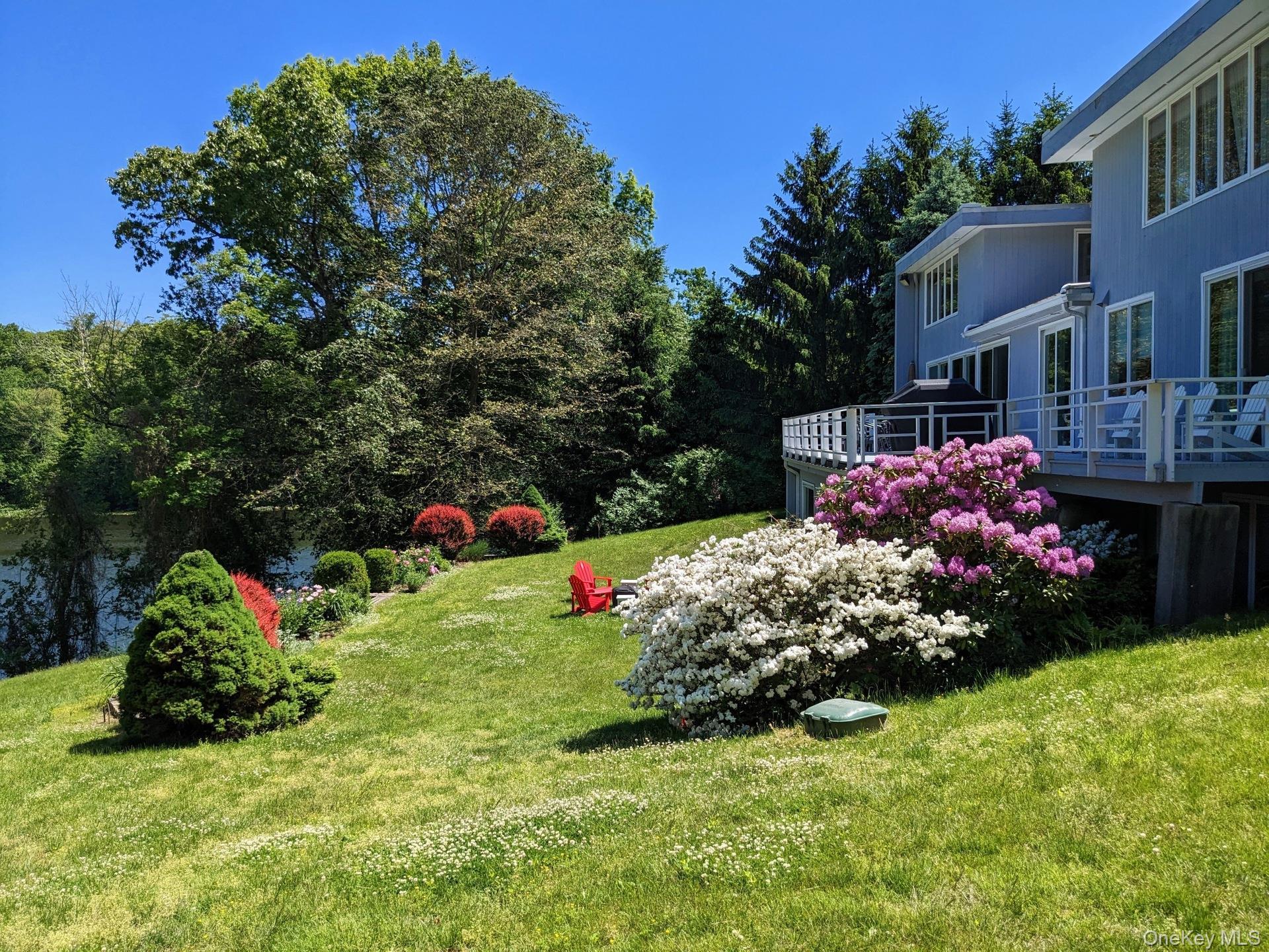 Single Family Kings Grant Way Westchester County, NY 10510, MLS-1042009-43
