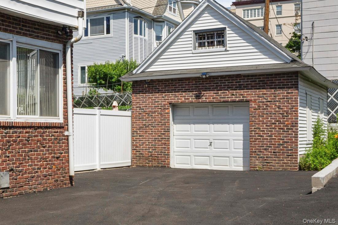 Single Family Winfield Avenue  Westchester County, NY 10552, MLS-1042010-23