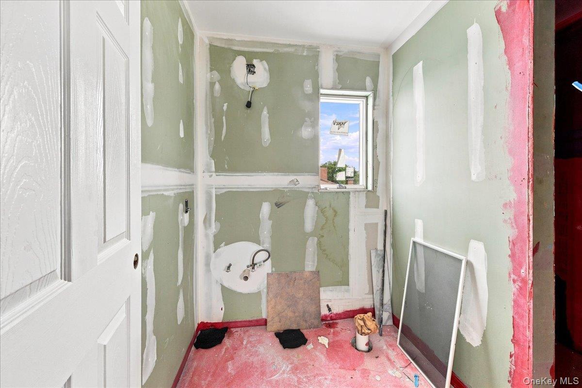 Single Family Tierney Place Bronx, NY 10465, MLS-1042012-10