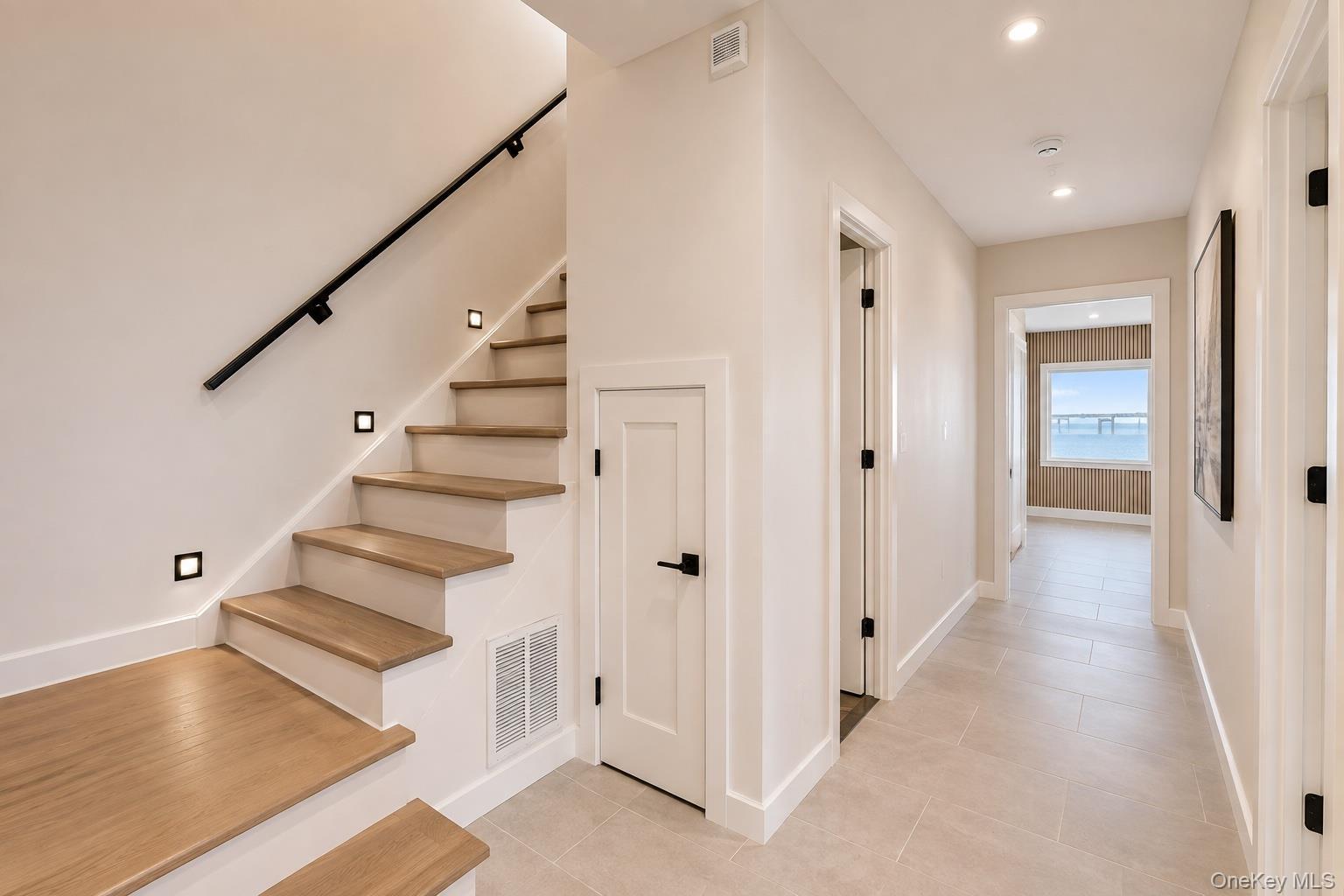Single Family Tierney Place Bronx, NY 10465, MLS-1042012-15