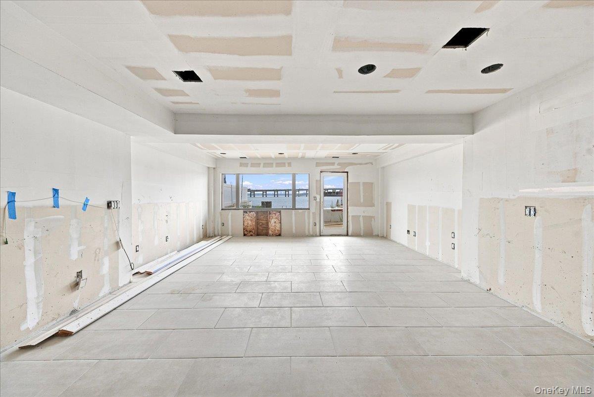 Single Family Tierney Place Bronx, NY 10465, MLS-1042012-8