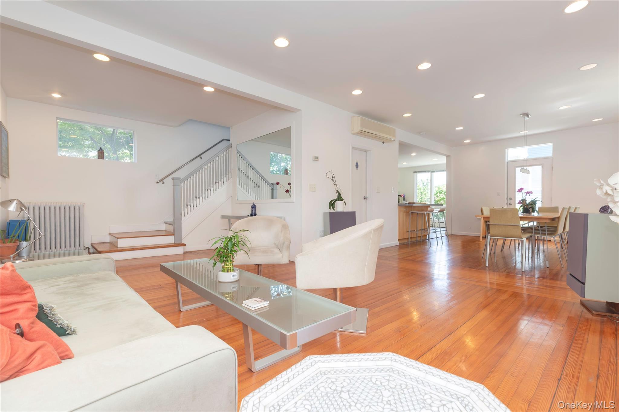 Single Family Minnieford Avenue  Bronx, NY 10464, MLS-1042030-10