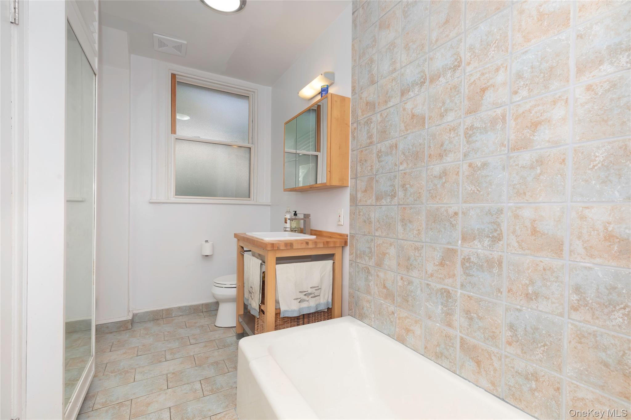 Single Family Minnieford Avenue  Bronx, NY 10464, MLS-1042030-12
