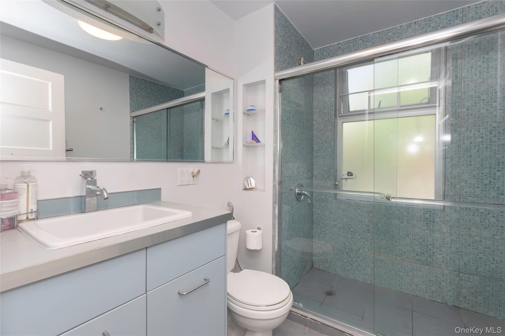 Single Family Minnieford Avenue  Bronx, NY 10464, MLS-1042030-13