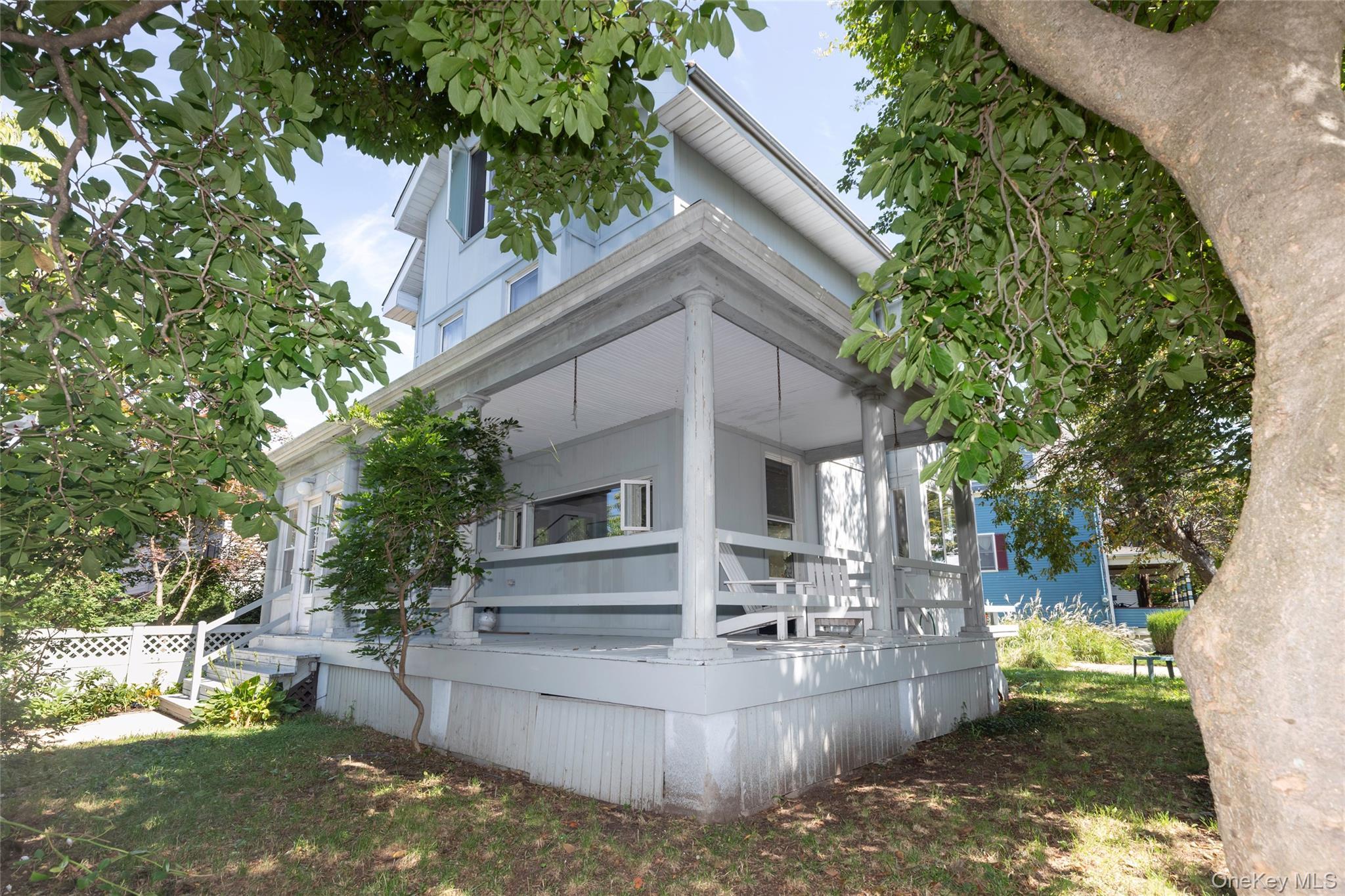 Single Family Minnieford Avenue  Bronx, NY 10464, MLS-1042030-2