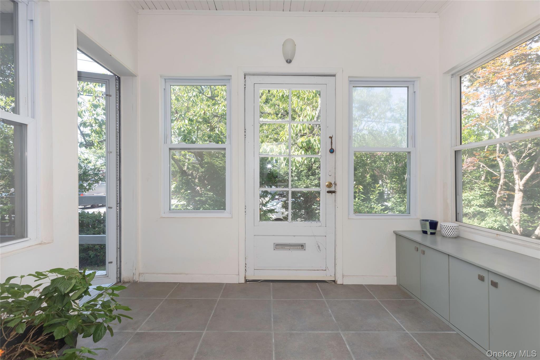 Single Family Minnieford Avenue  Bronx, NY 10464, MLS-1042030-4