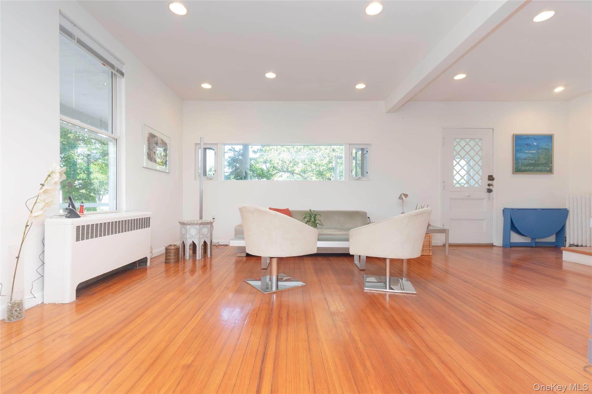 Single Family Minnieford Avenue  Bronx, NY 10464, MLS-1042030-9