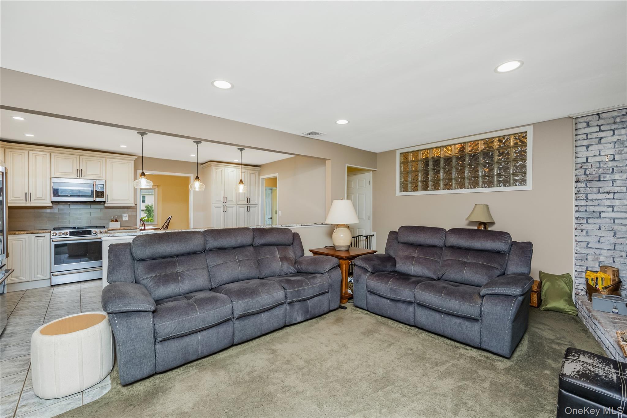 Single Family Melrose Lane  Suffolk County, NY 11725, MLS-1042052-15