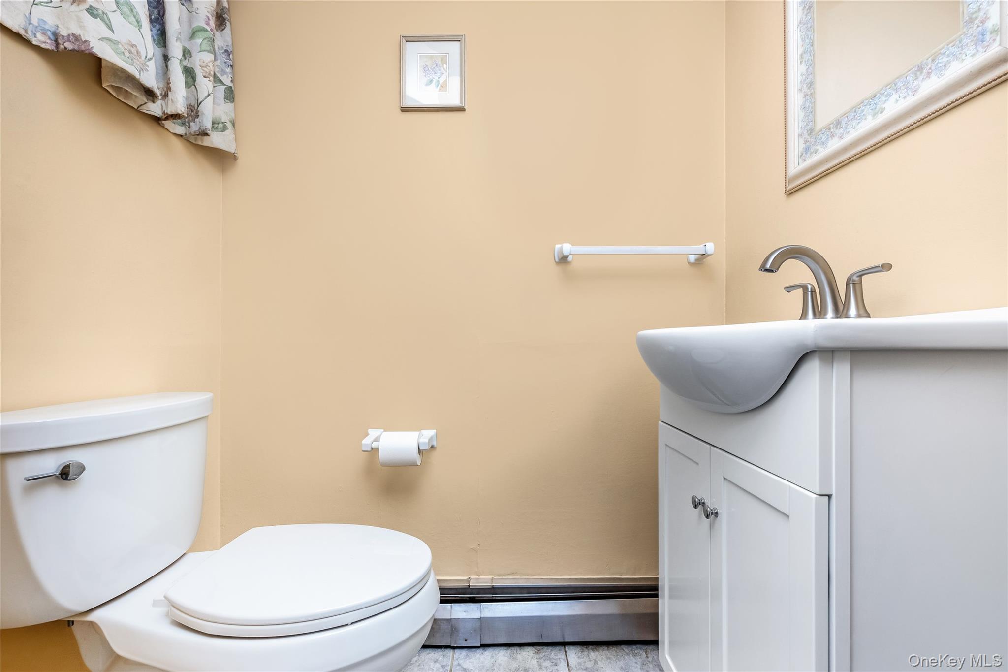 Single Family Melrose Lane  Suffolk County, NY 11725, MLS-1042052-17