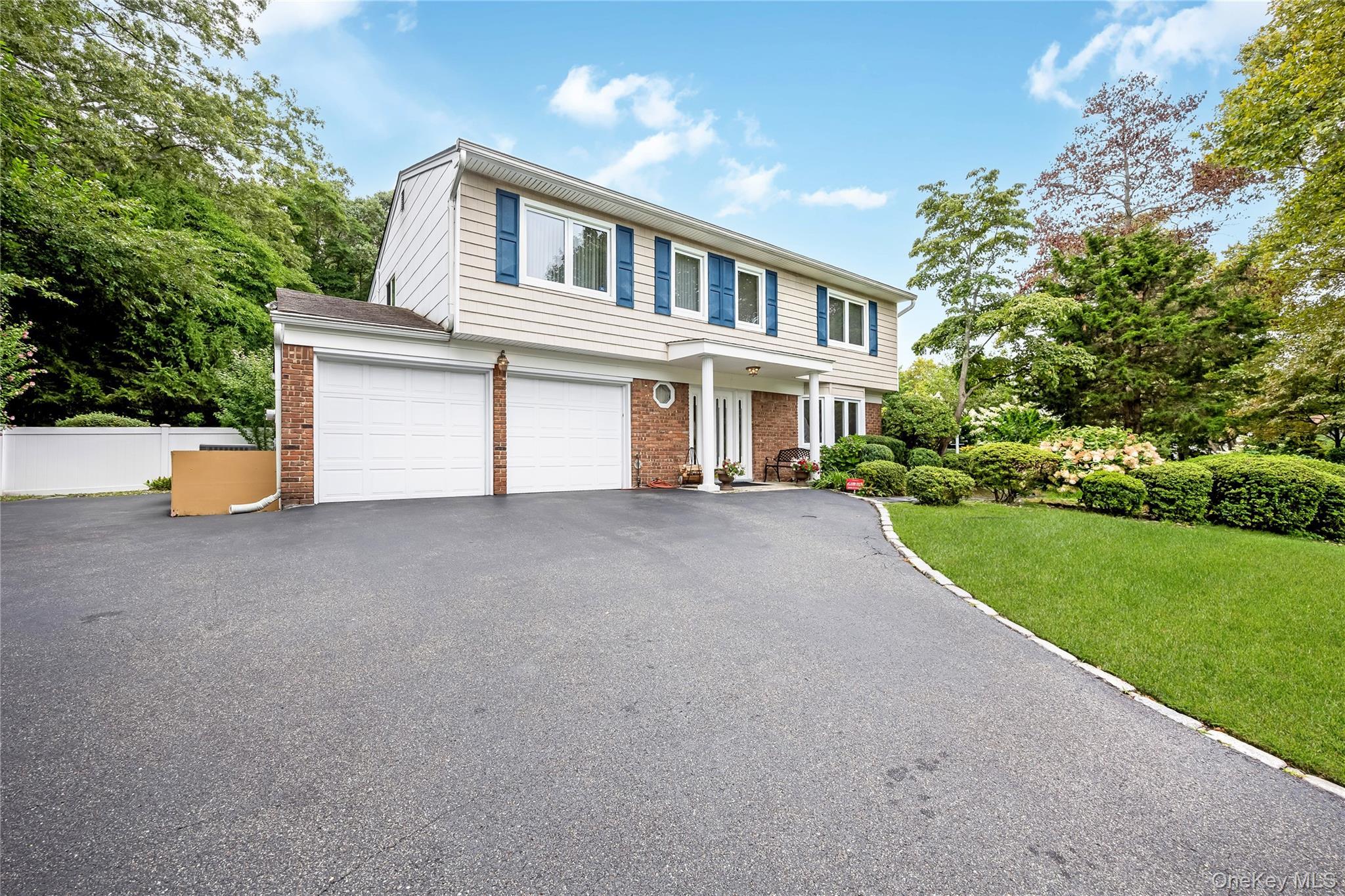 Single Family Melrose Lane  Suffolk County, NY 11725, MLS-1042052-2