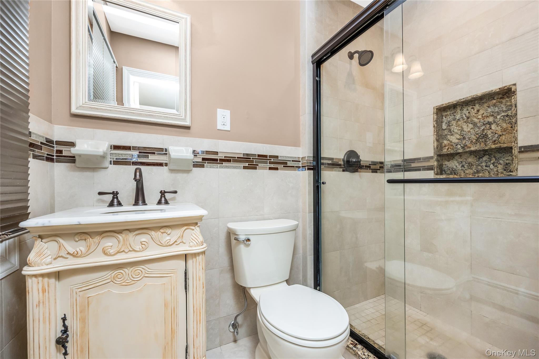 Single Family Melrose Lane  Suffolk County, NY 11725, MLS-1042052-27