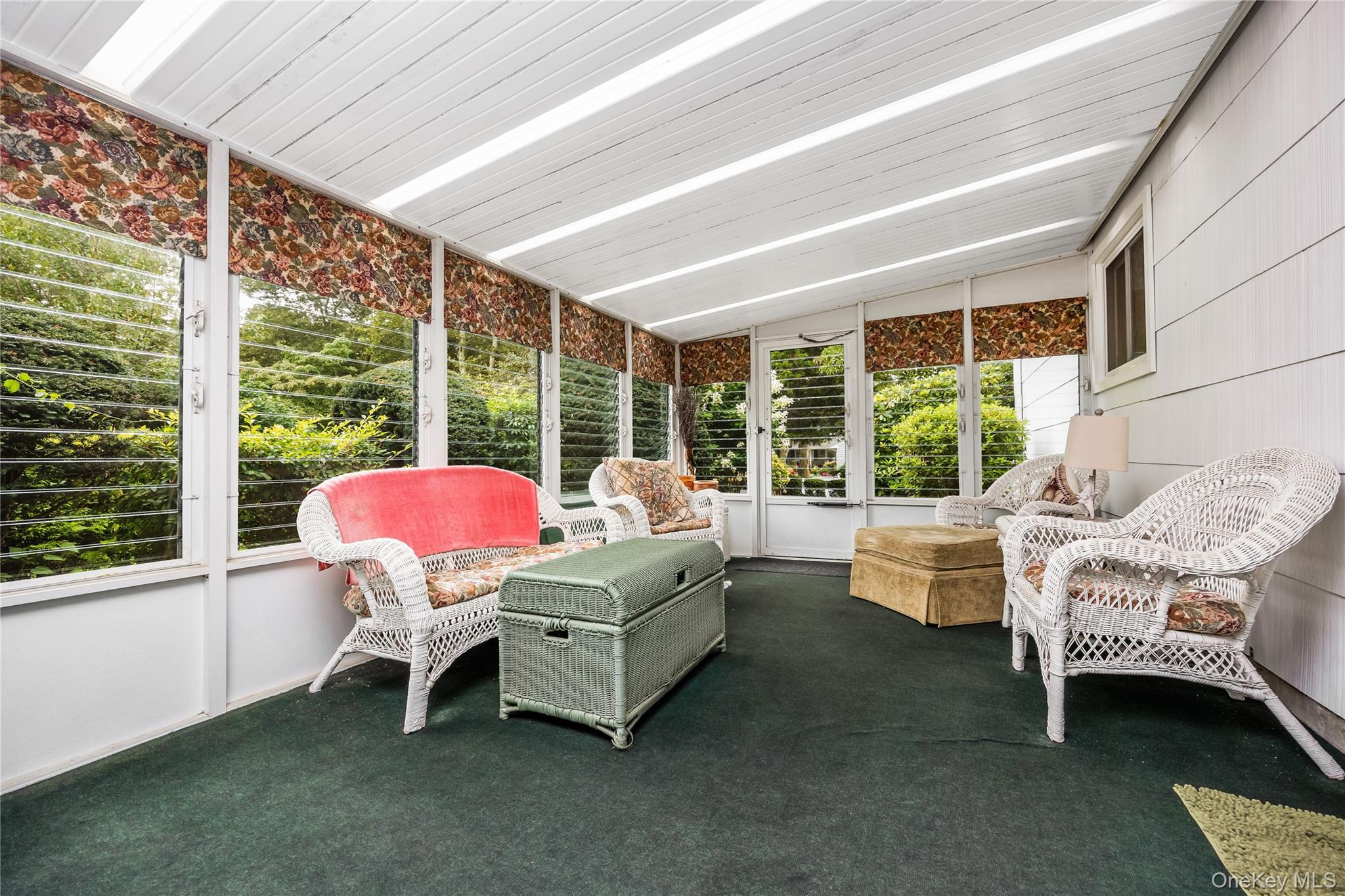 Single Family Melrose Lane  Suffolk County, NY 11725, MLS-1042052-35