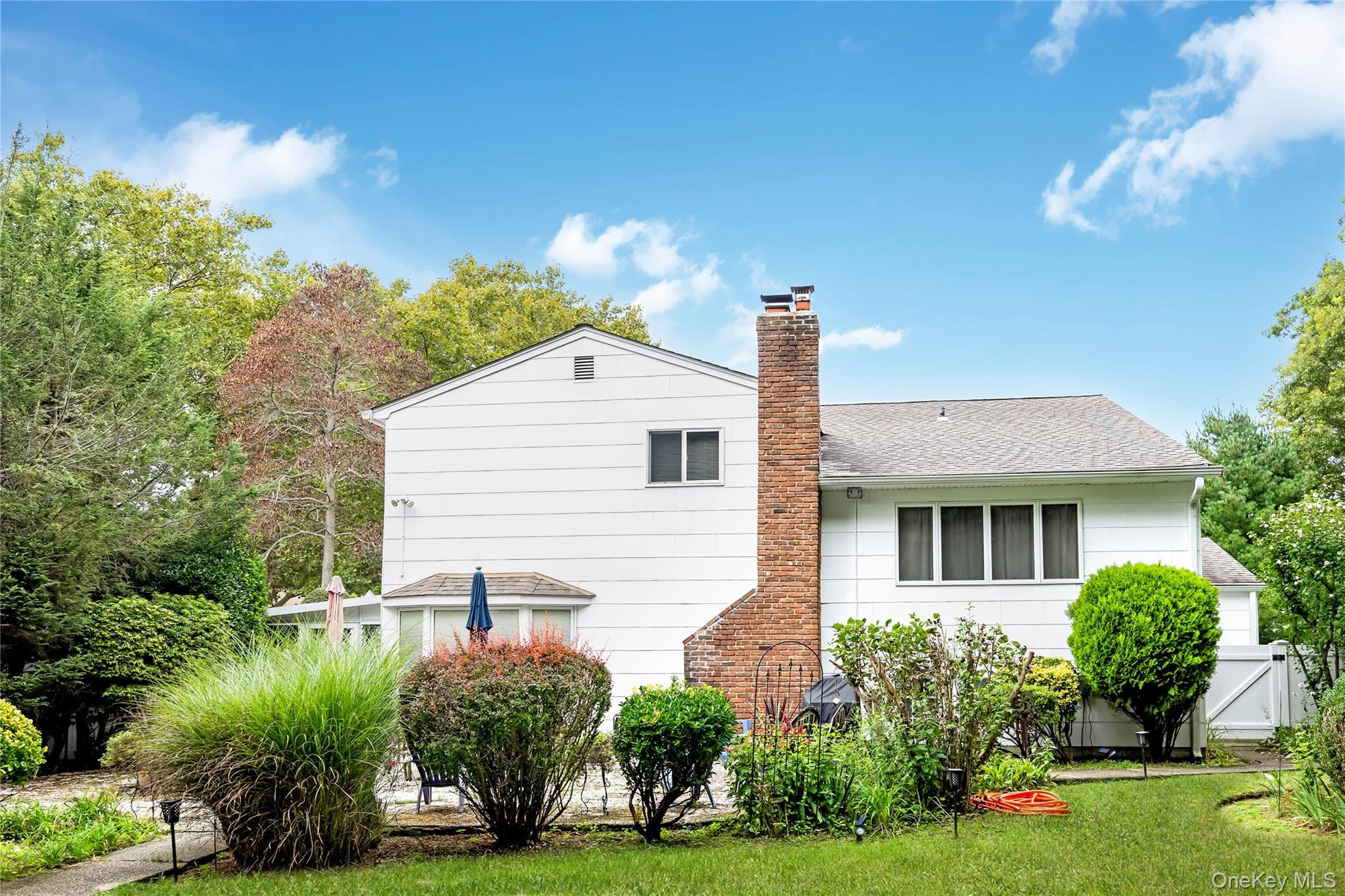 Single Family Melrose Lane  Suffolk County, NY 11725, MLS-1042052-38