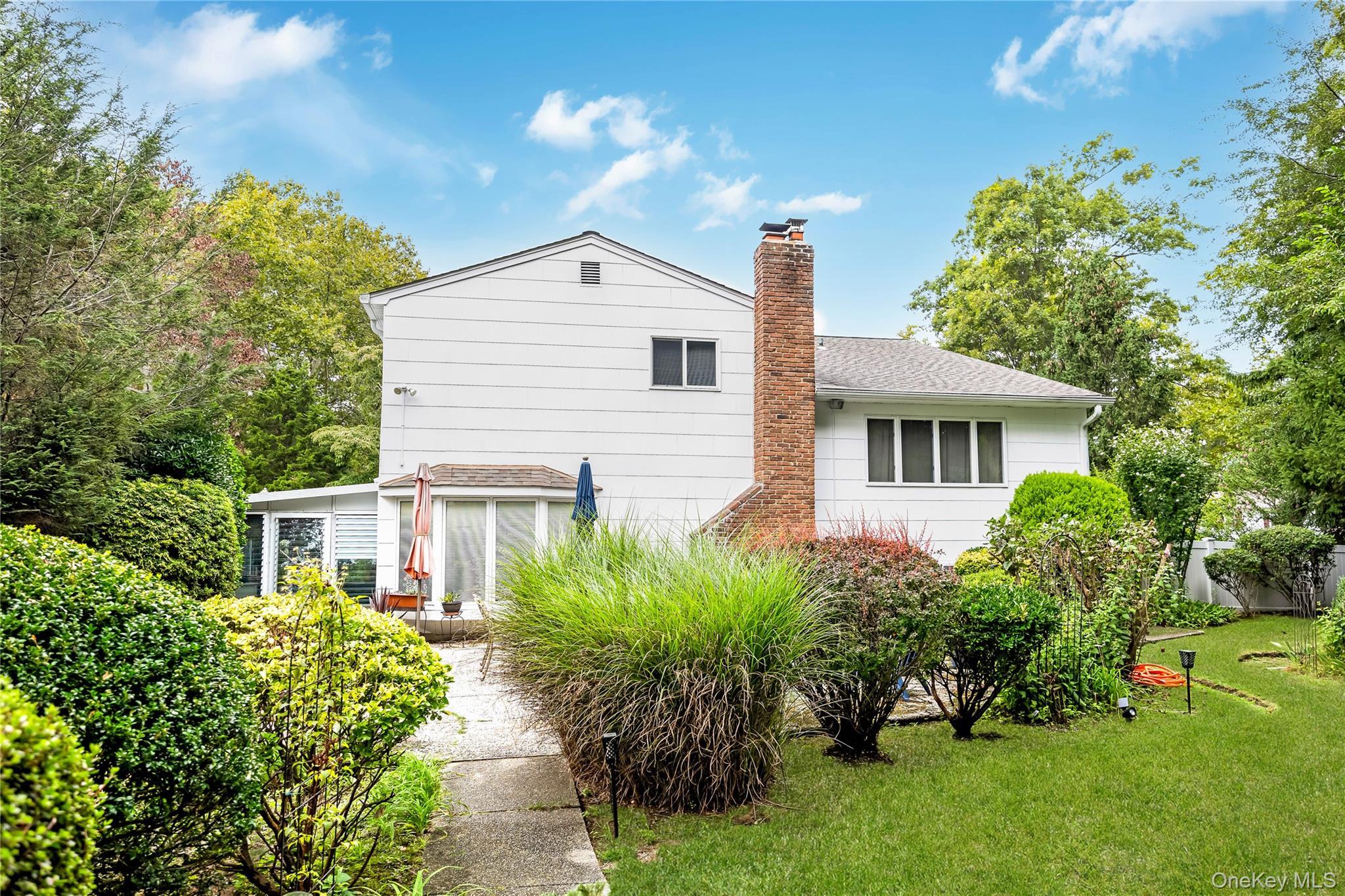 Single Family Melrose Lane  Suffolk County, NY 11725, MLS-1042052-39