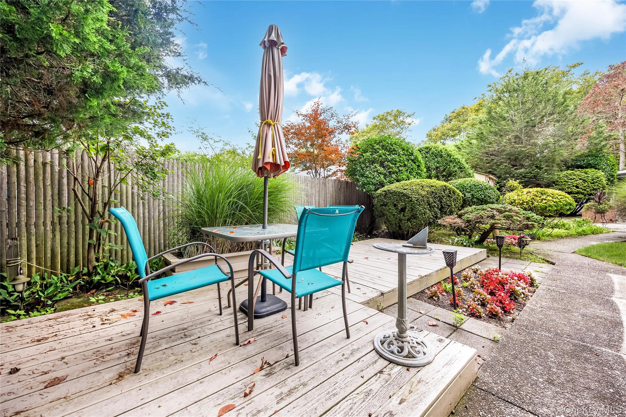Single Family Melrose Lane  Suffolk County, NY 11725, MLS-1042052-40