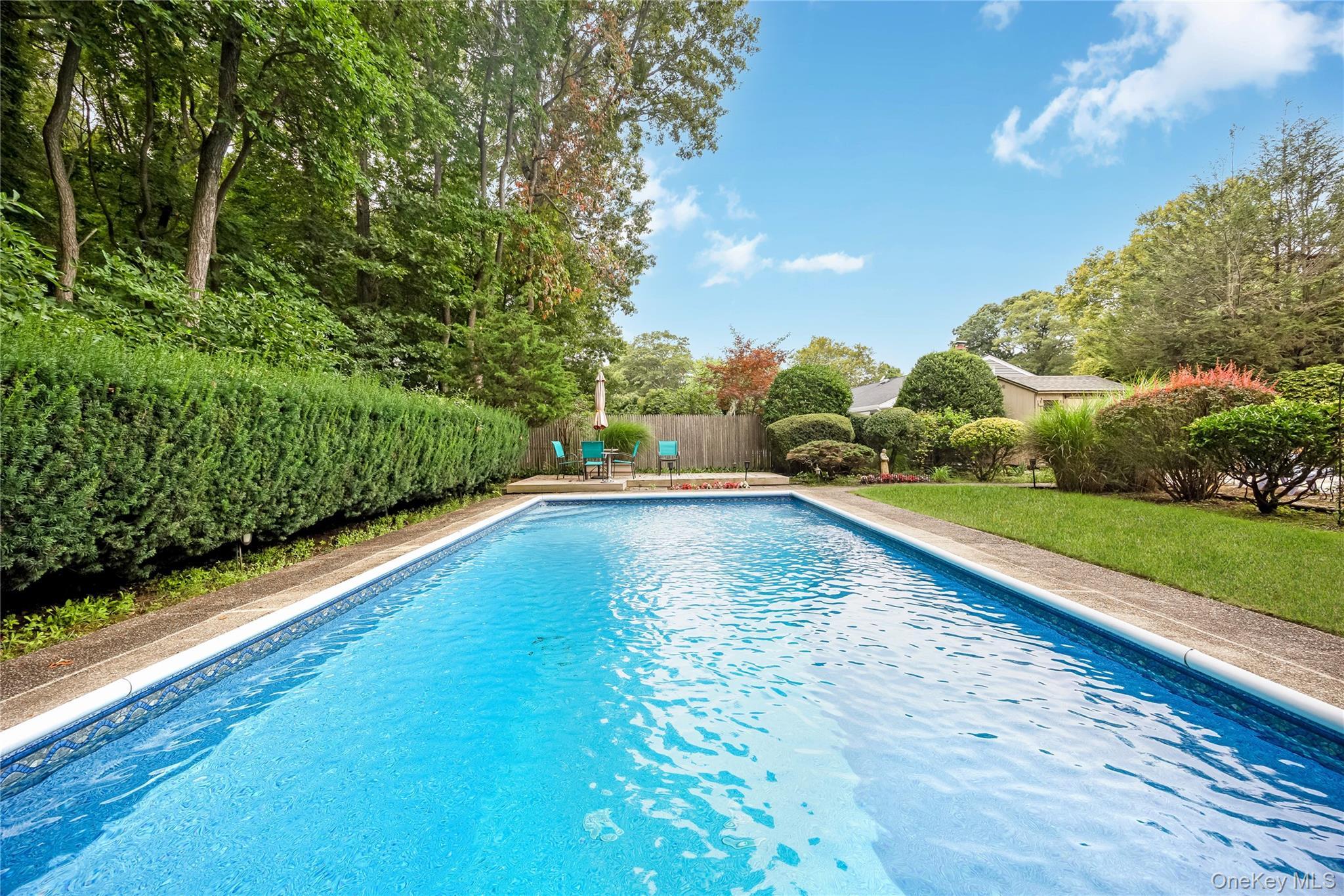 Single Family Melrose Lane  Suffolk County, NY 11725, MLS-1042052-44