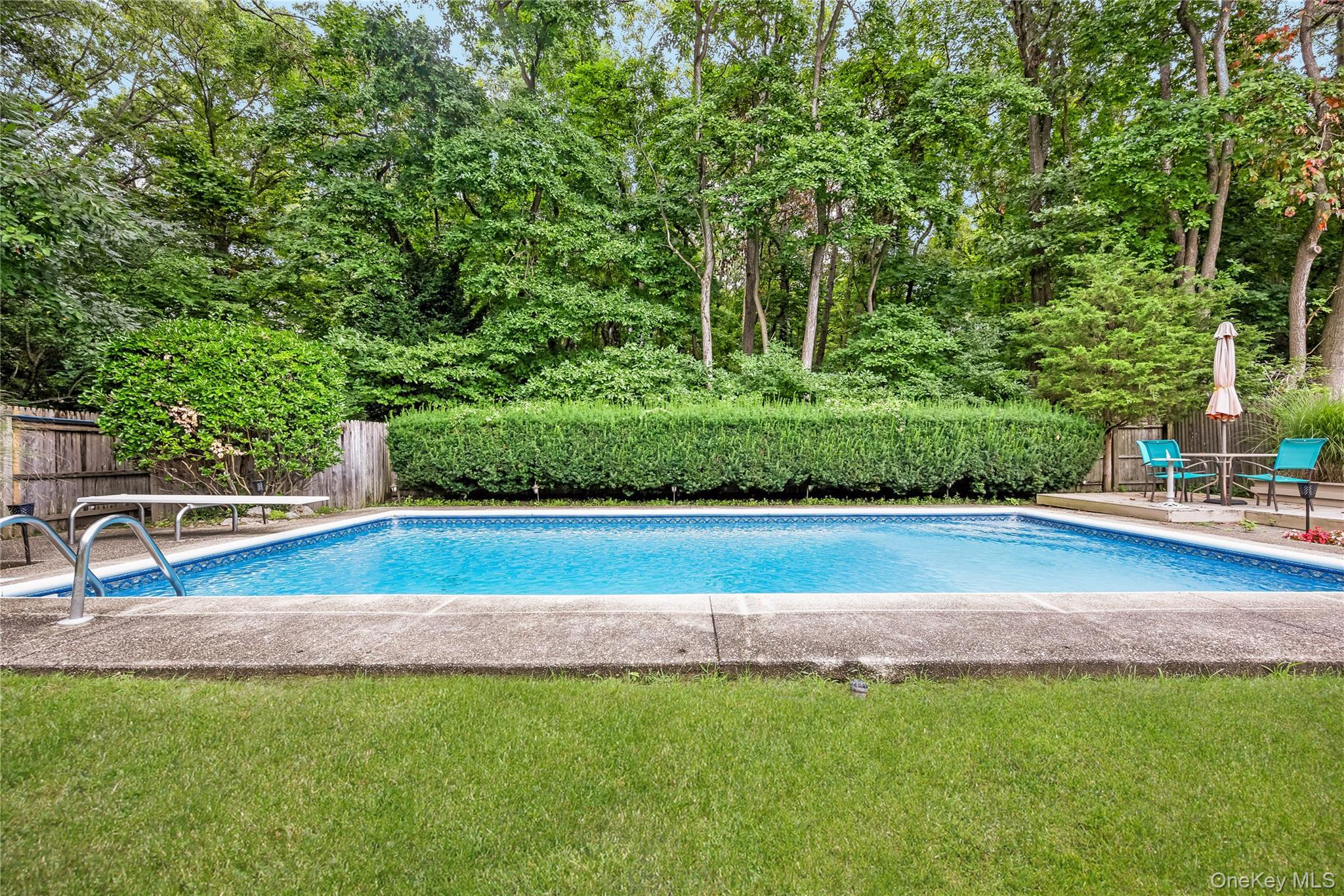 Single Family Melrose Lane  Suffolk County, NY 11725, MLS-1042052-45