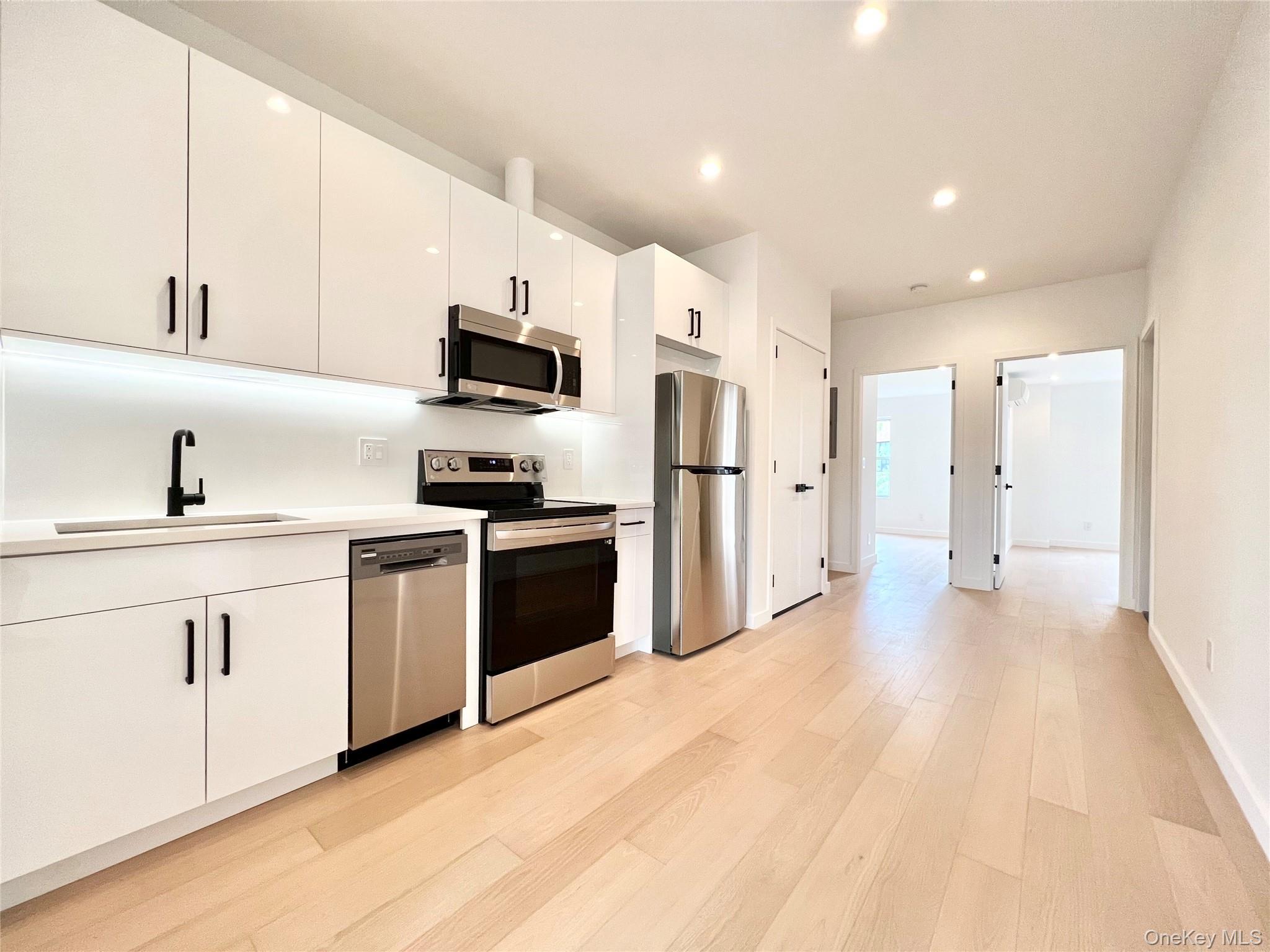 Single Family Metropolitan Avenue Brooklyn, NY 11211, MLS-1042058-10