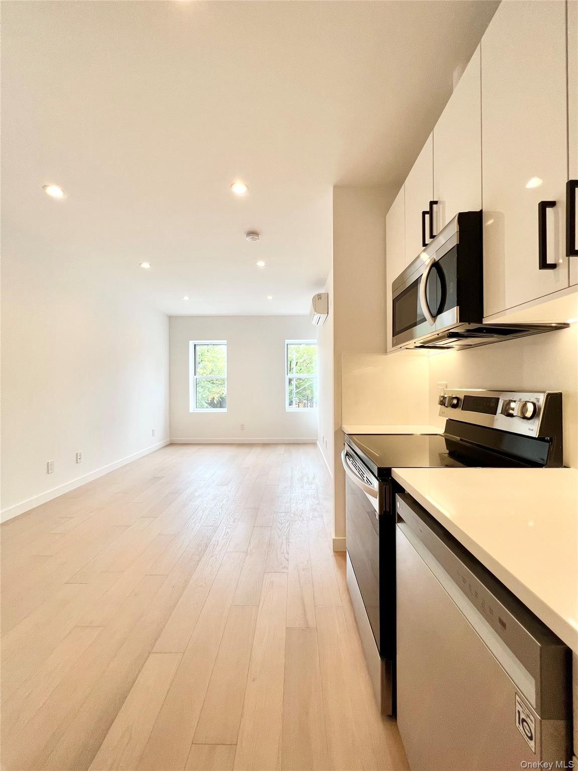 Single Family Metropolitan Avenue Brooklyn, NY 11211, MLS-1042058-9