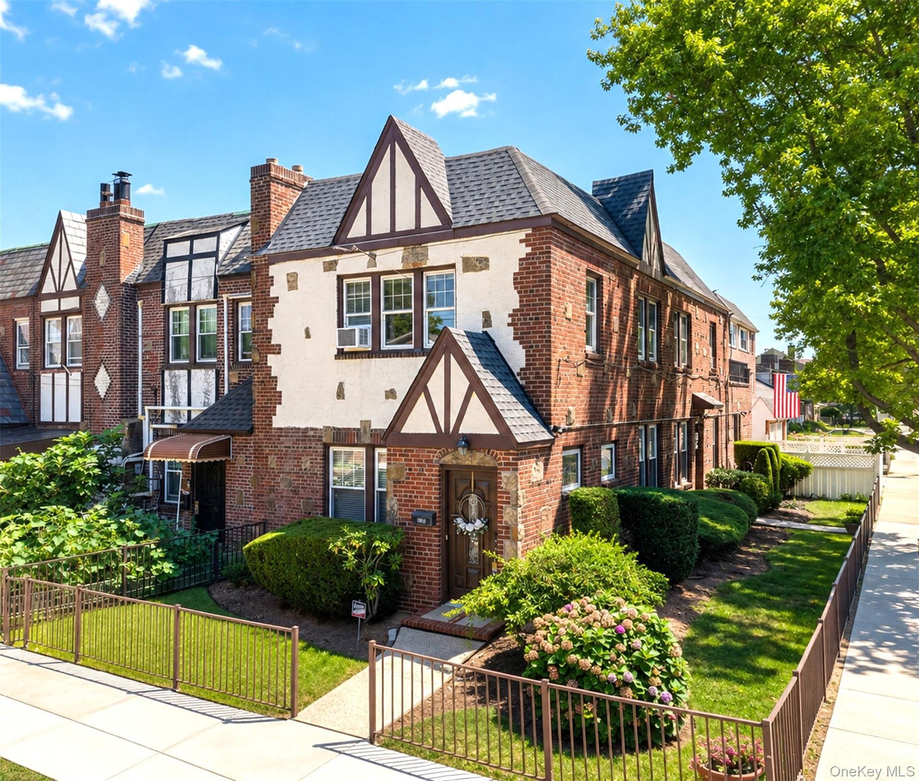Single Family 146th Street  Queens, NY 11357, MLS-1042064-2