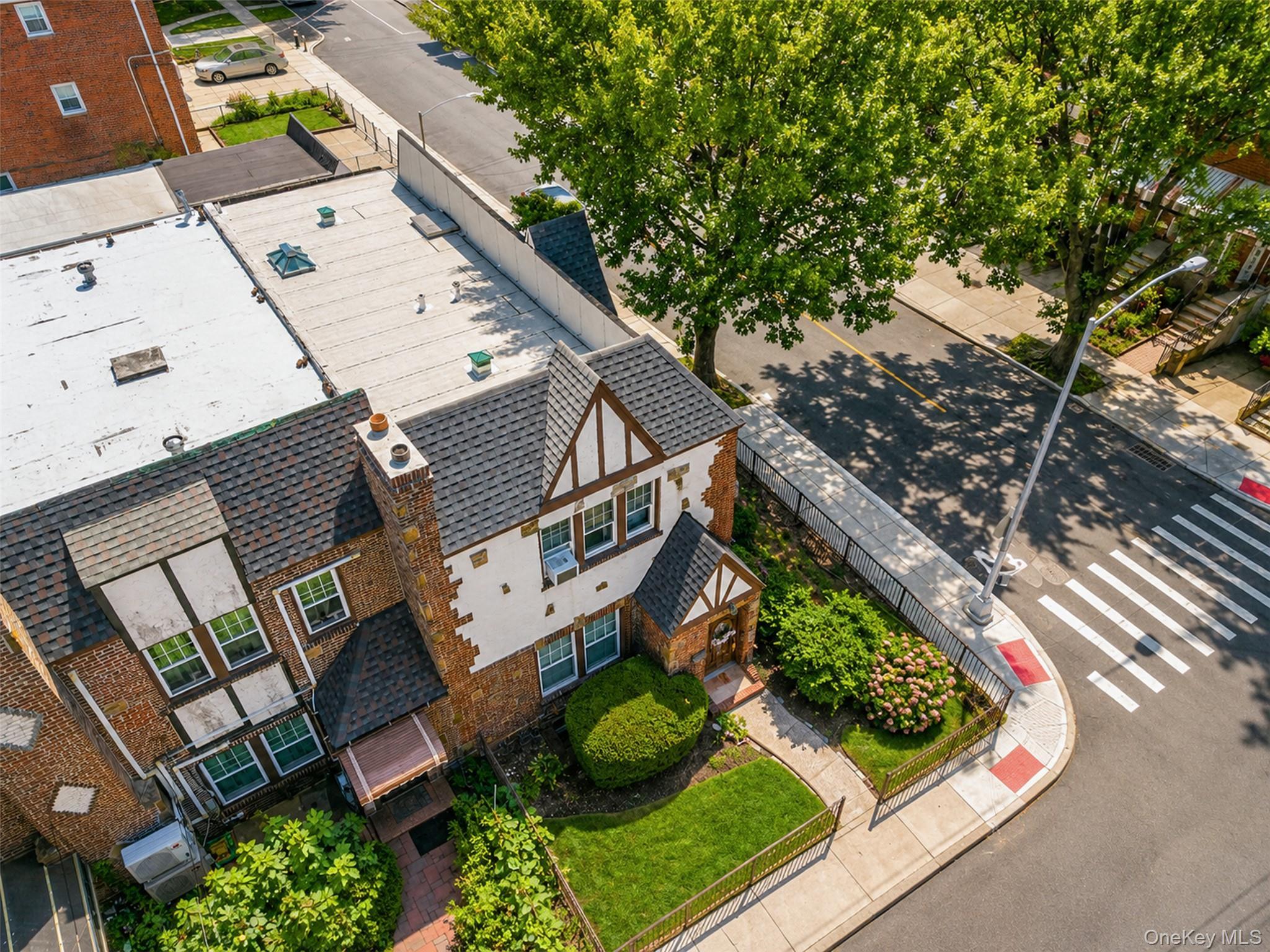 Single Family 146th Street  Queens, NY 11357, MLS-1042064-29