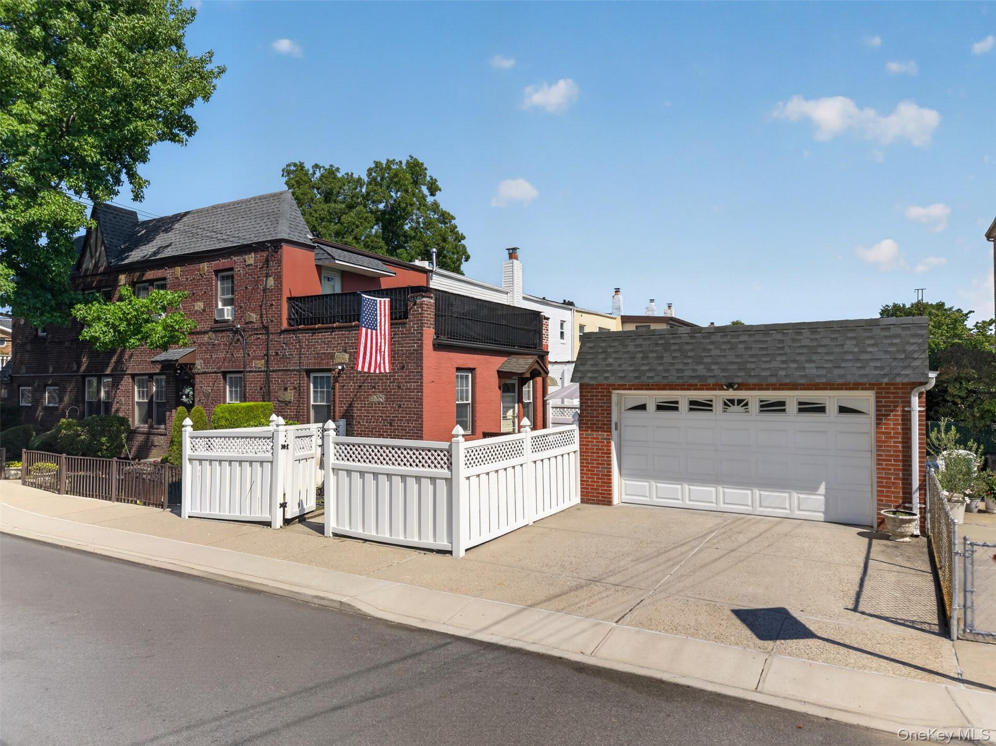 Single Family 146th Street  Queens, NY 11357, MLS-1042064-30