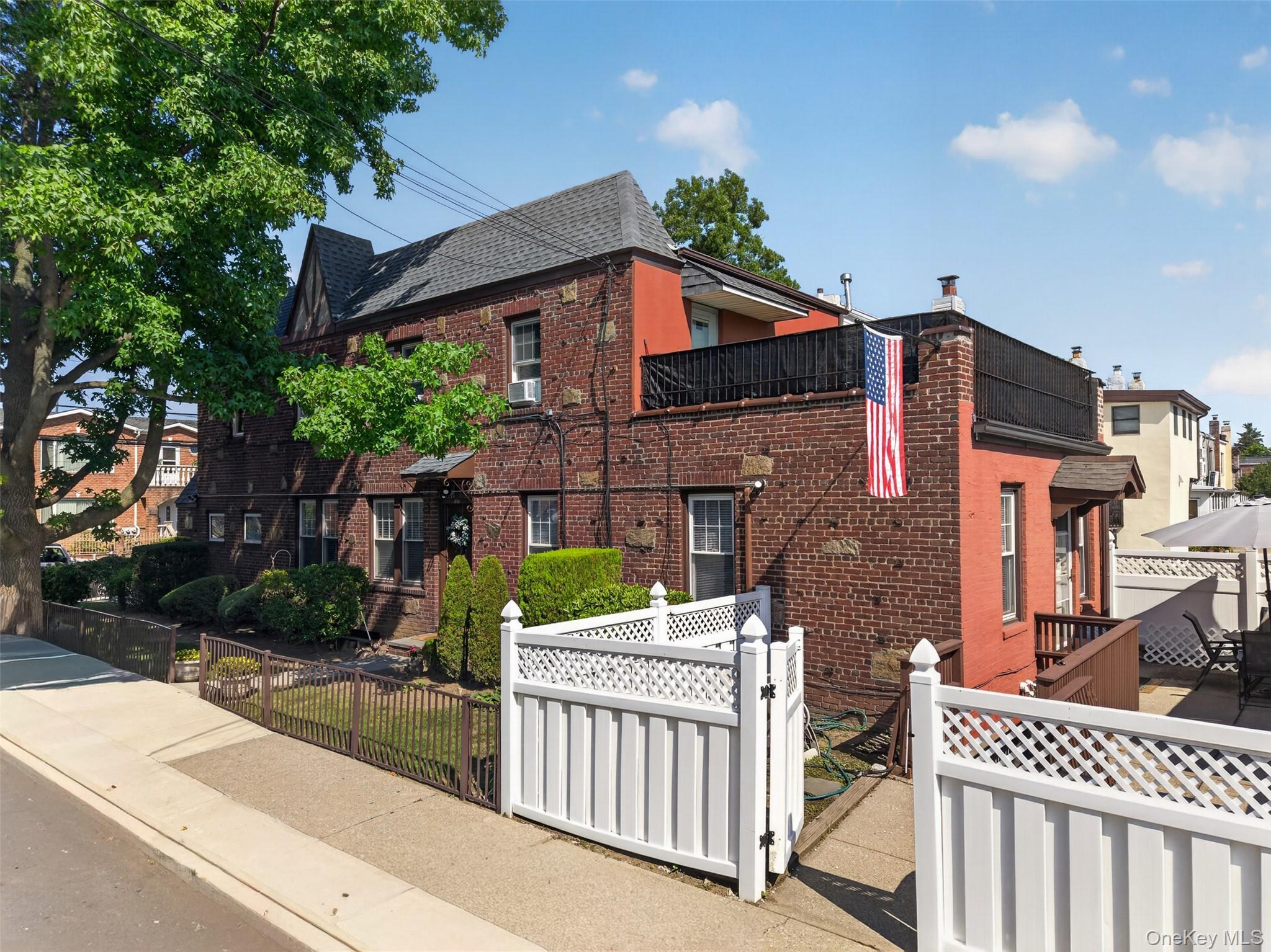 Single Family 146th Street  Queens, NY 11357, MLS-1042064-31