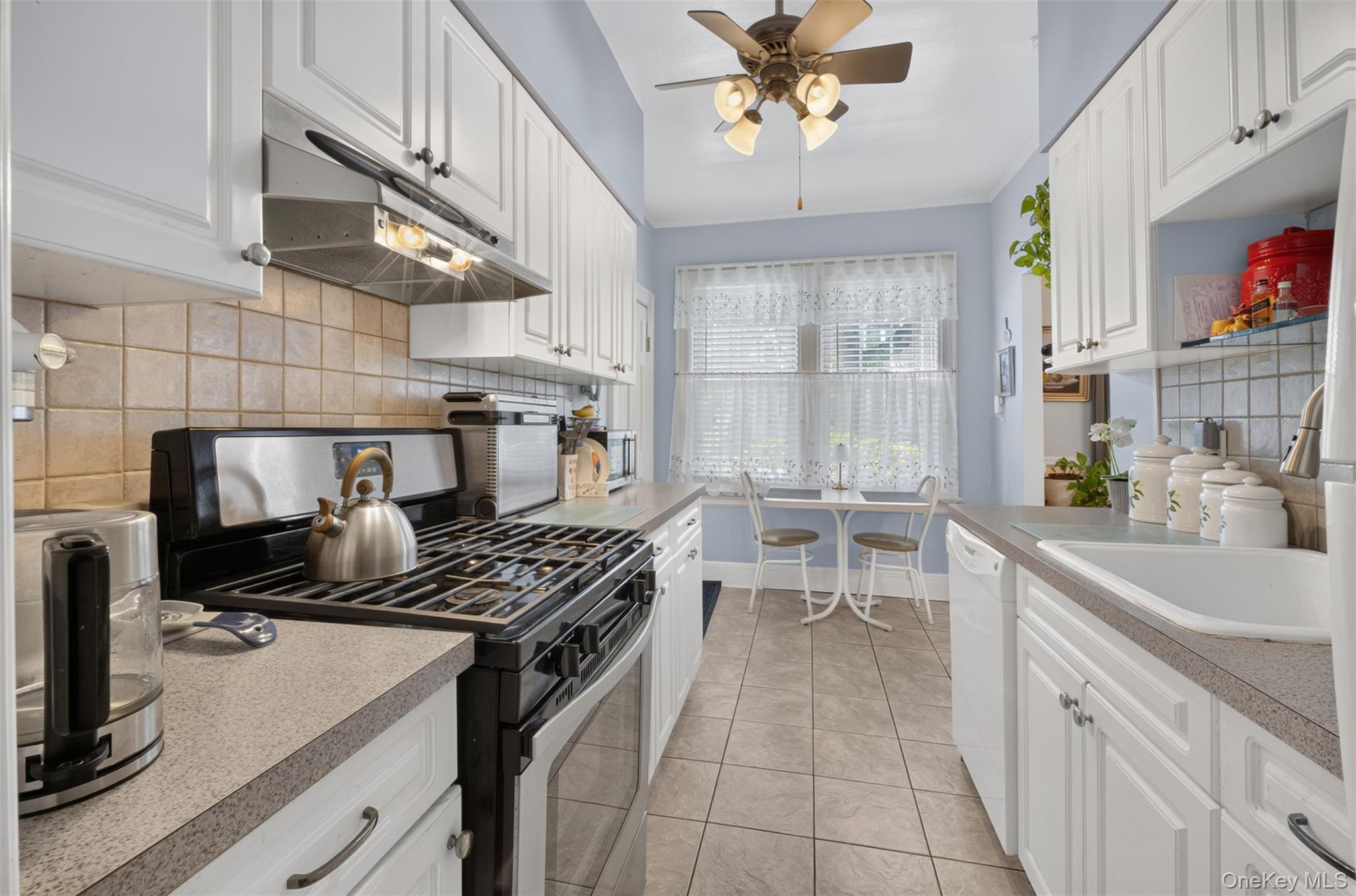 Single Family 146th Street  Queens, NY 11357, MLS-1042064-8