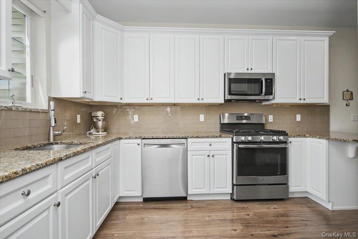 Single Family Alex Court Ulster County, NY 12528, MLS-1042078-17