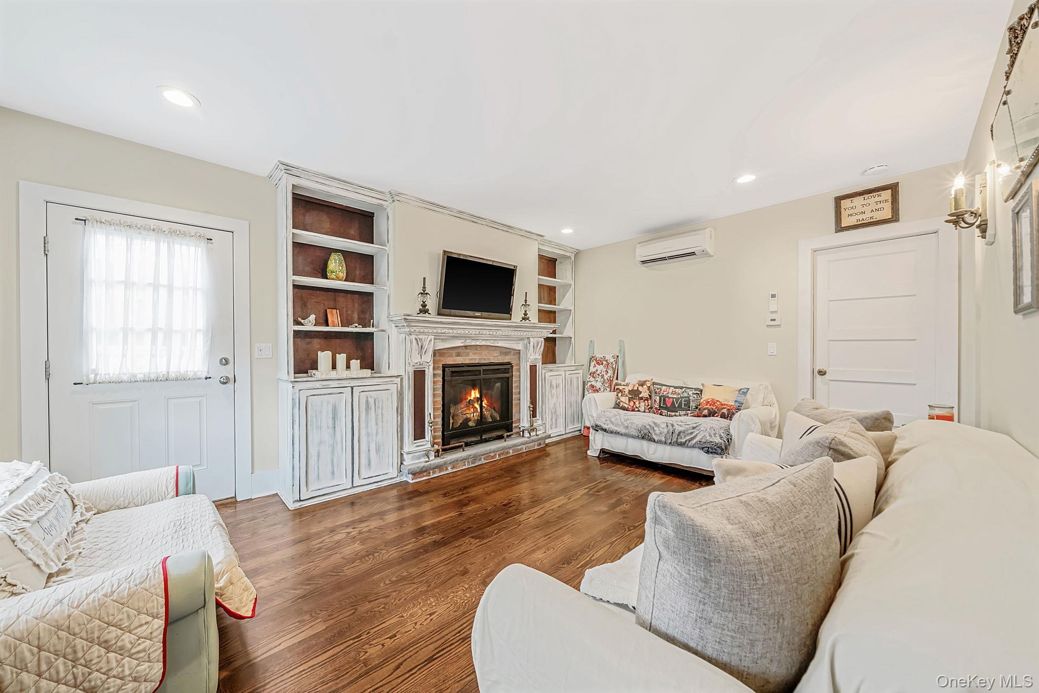Single Family Park Street Suffolk County, NY 11715, MLS-1042080-19