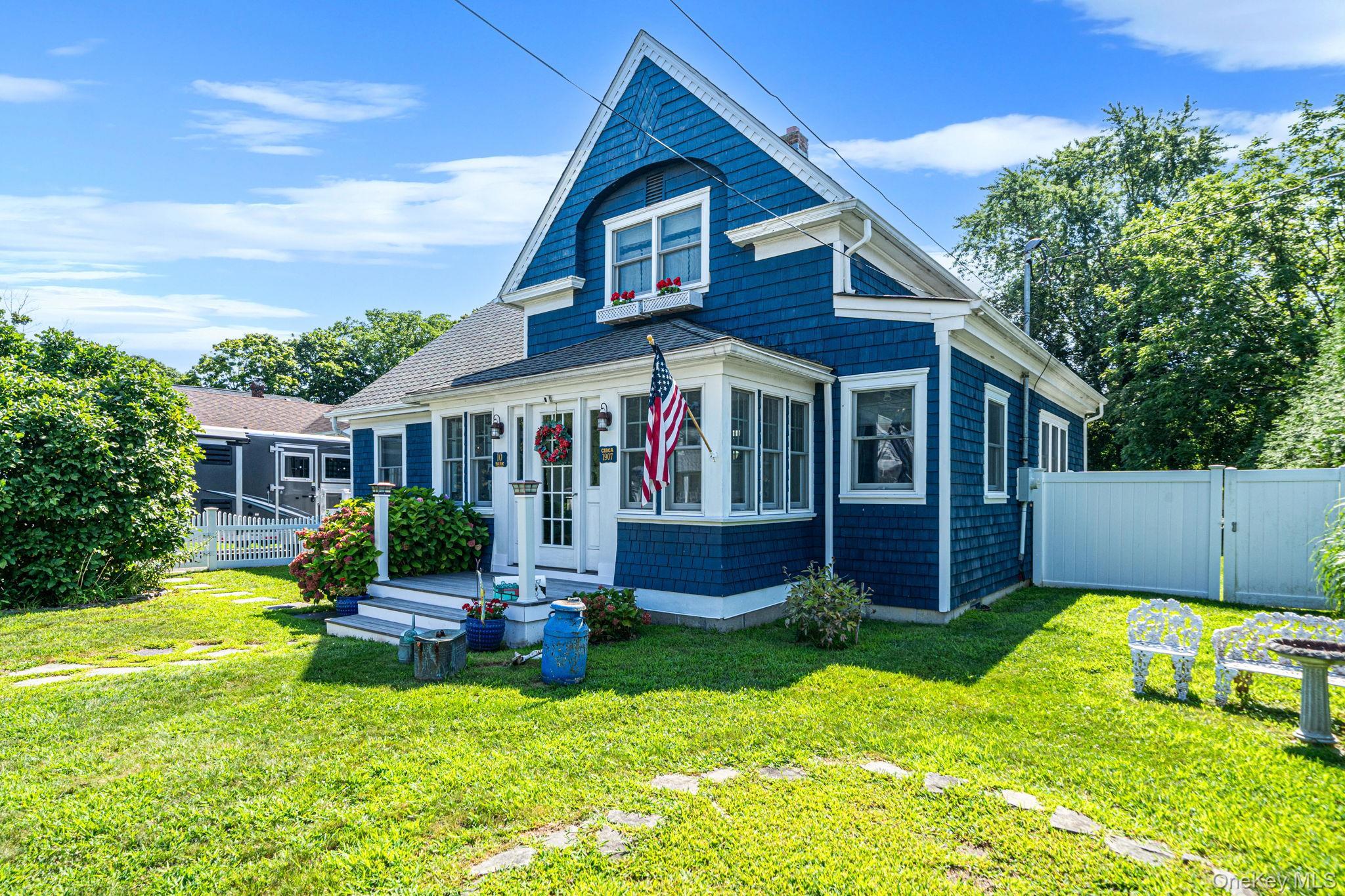 Single Family Park Street Suffolk County, NY 11715, MLS-1042080-2