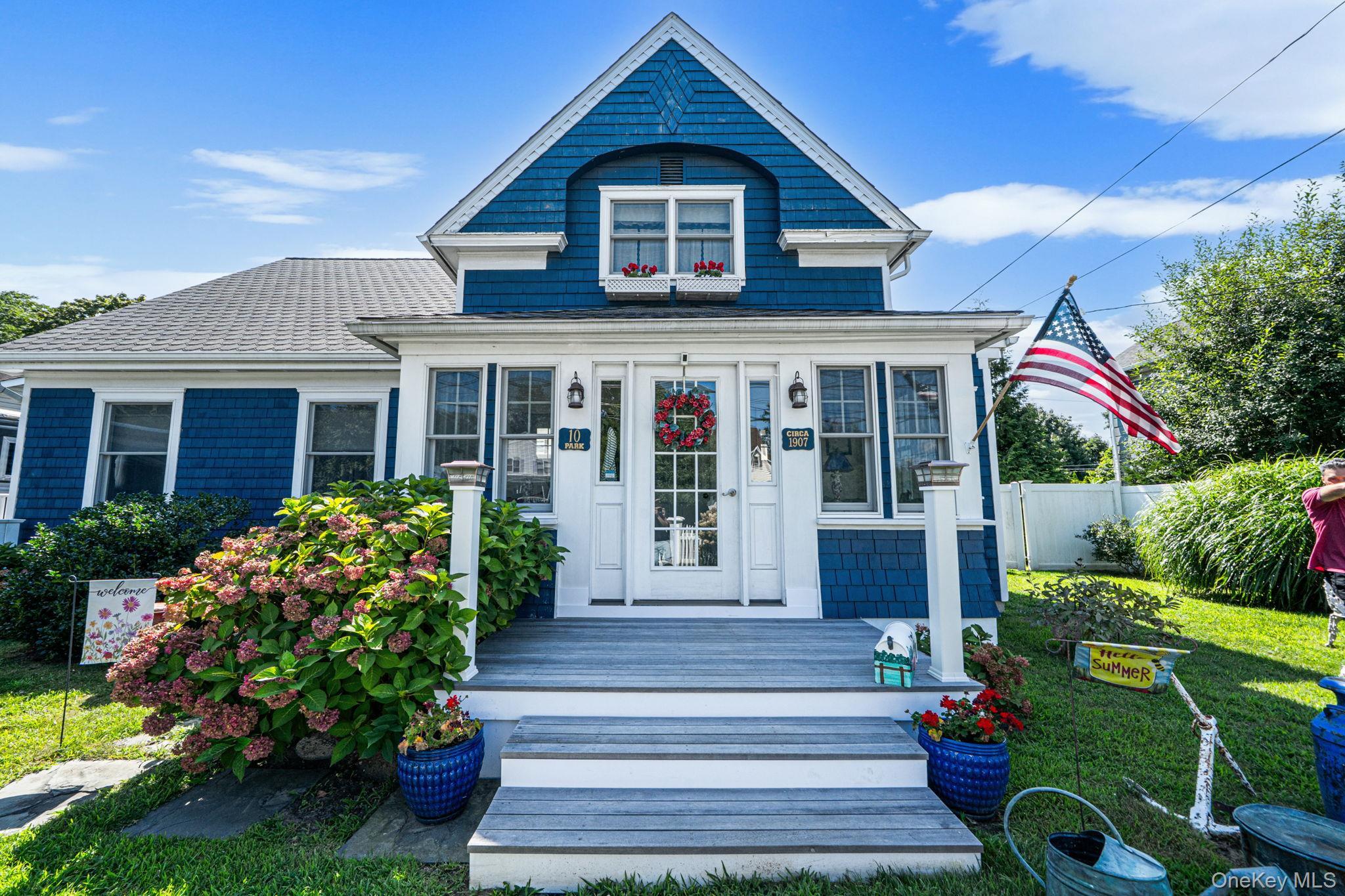 Single Family Park Street Suffolk County, NY 11715, MLS-1042080-3