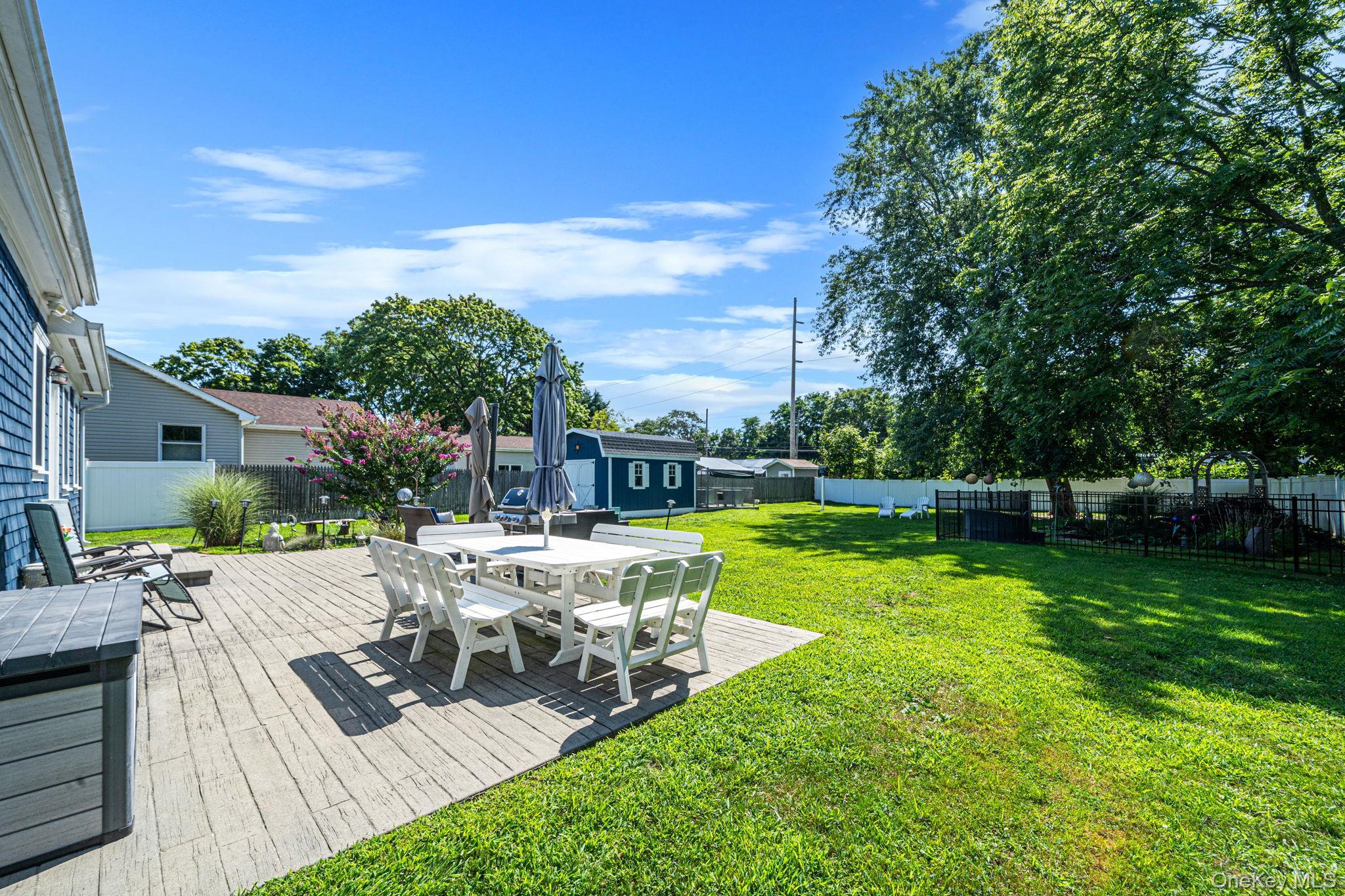 Single Family Park Street Suffolk County, NY 11715, MLS-1042080-4