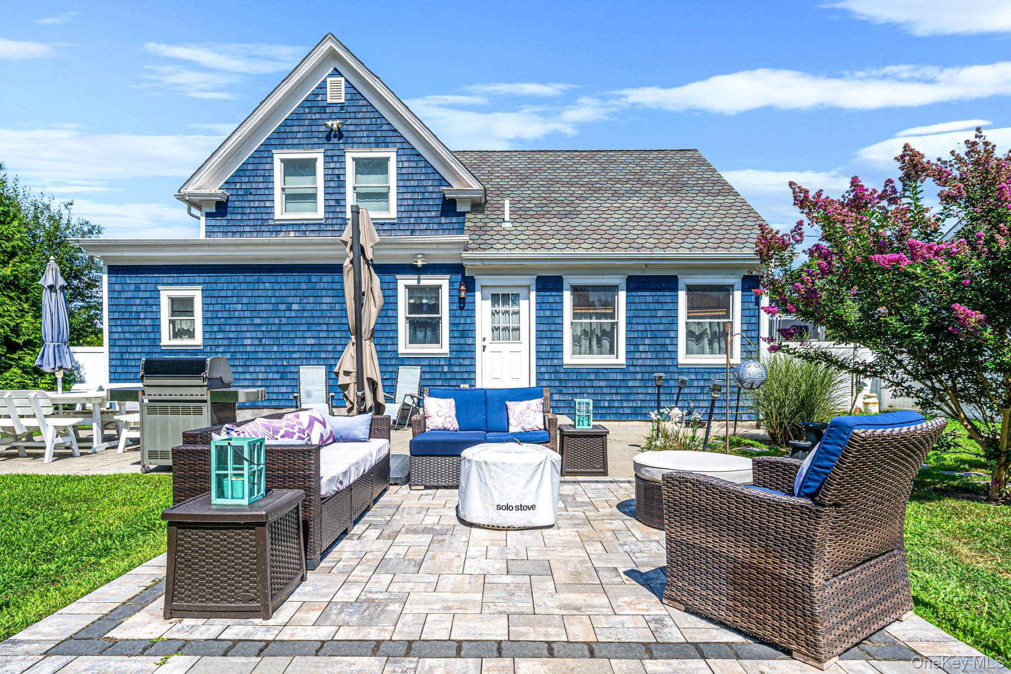 Single Family Park Street Suffolk County, NY 11715, MLS-1042080-5