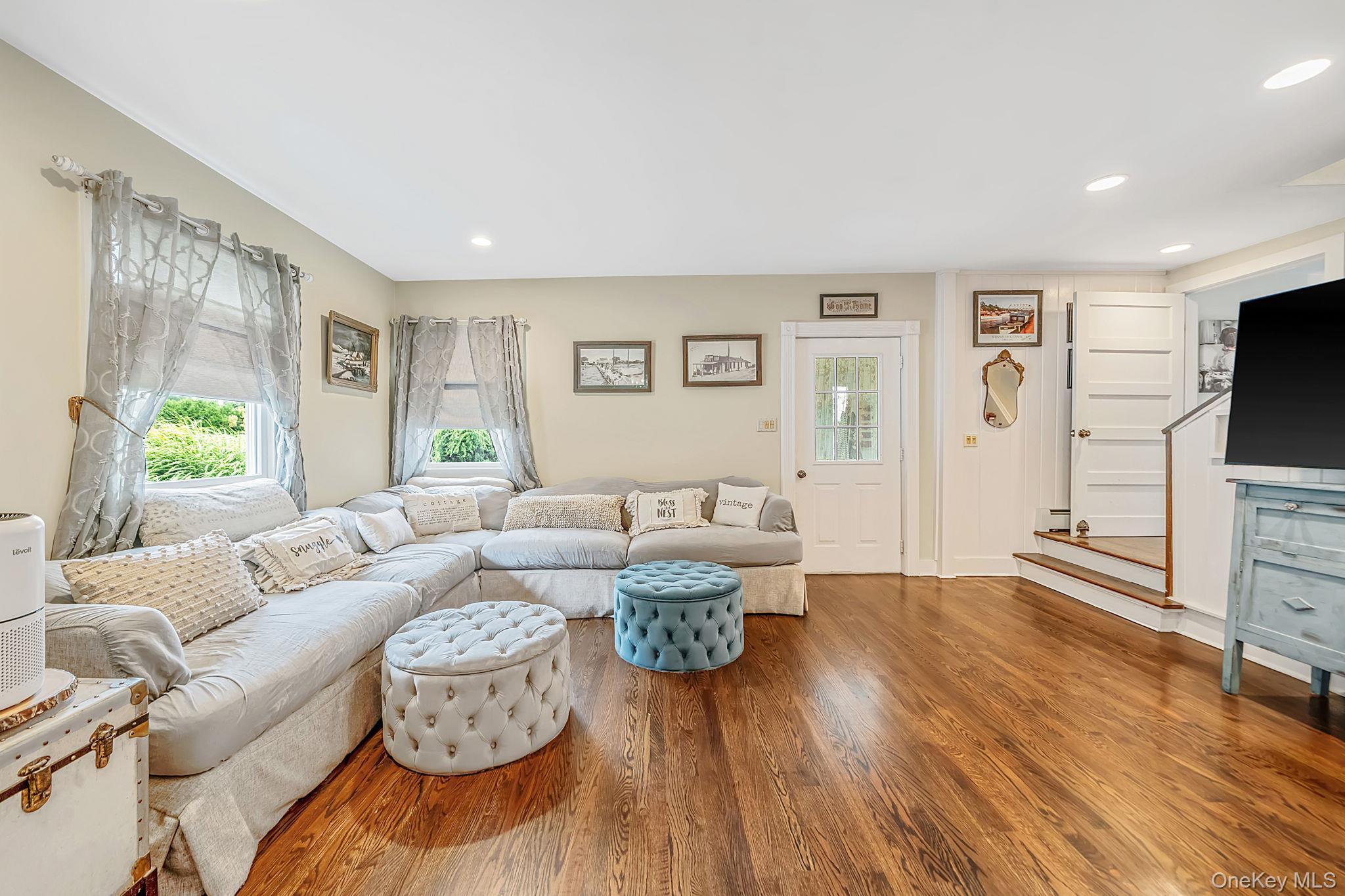 Single Family Park Street Suffolk County, NY 11715, MLS-1042080-8