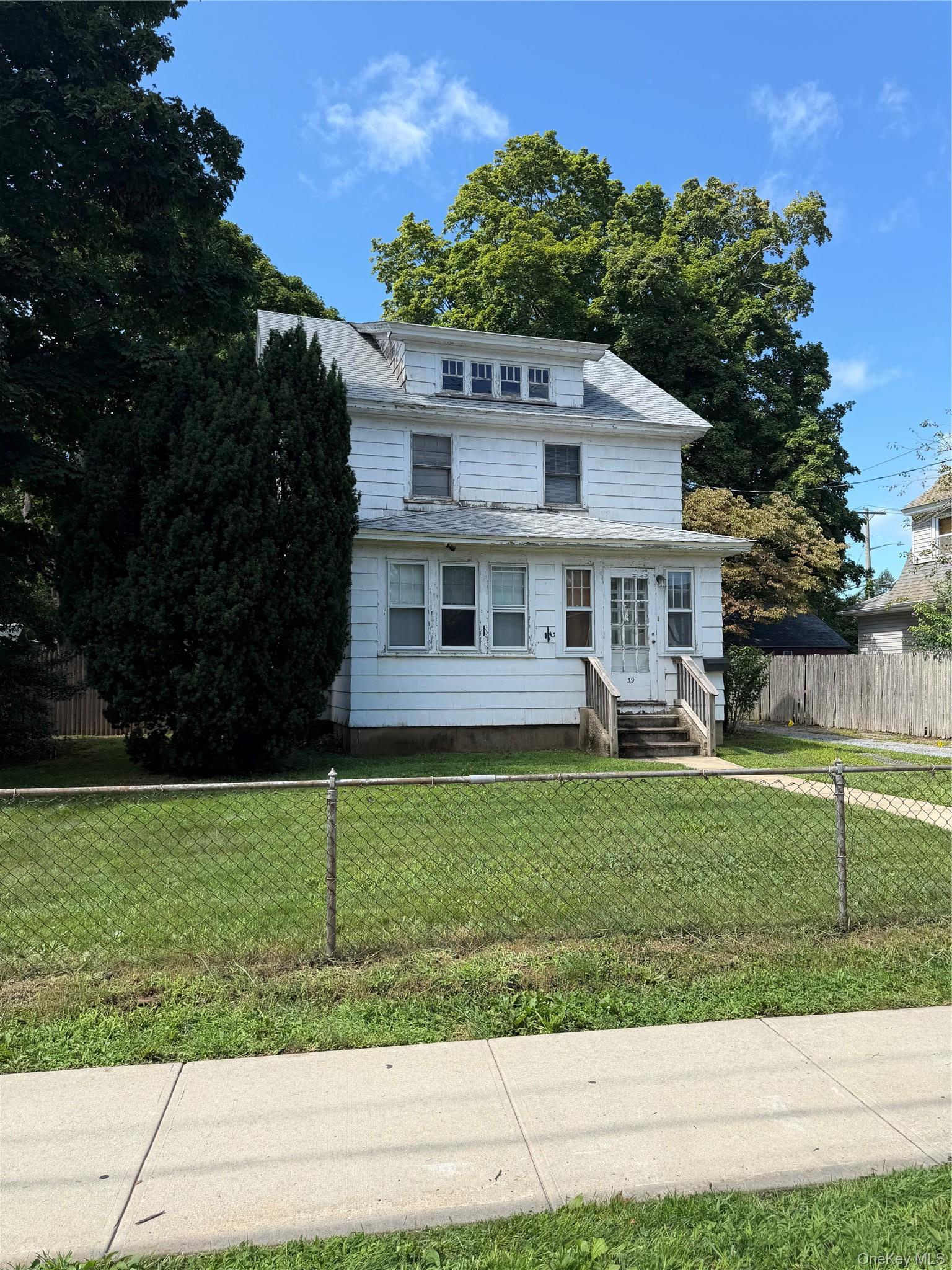 Single Family Broadway  Suffolk County, NY 11740, MLS-1042081-4